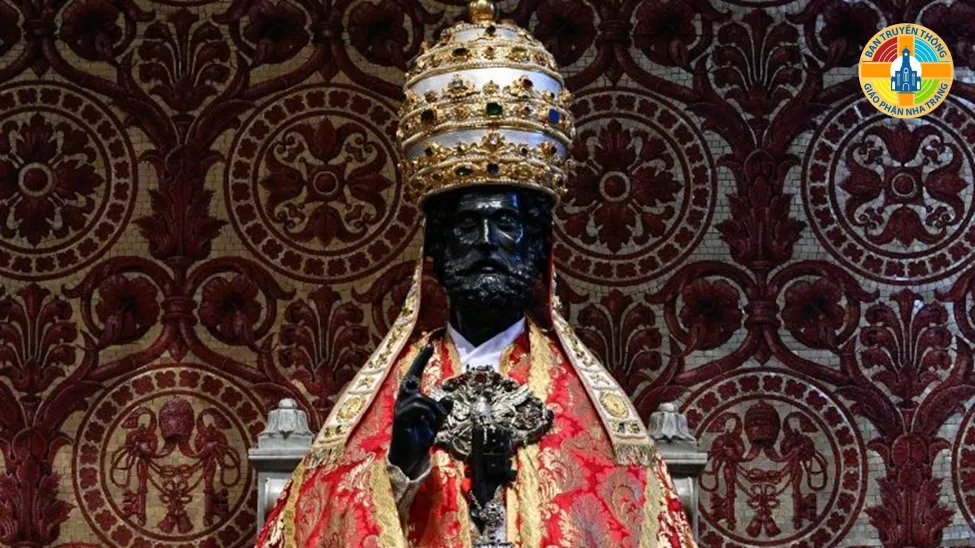 Tượng Th&aacute;nh Ph&ecirc;r&ocirc; tại Đền thờ Th&aacute;nh Ph&ecirc;r&ocirc; (@Vatican Media)