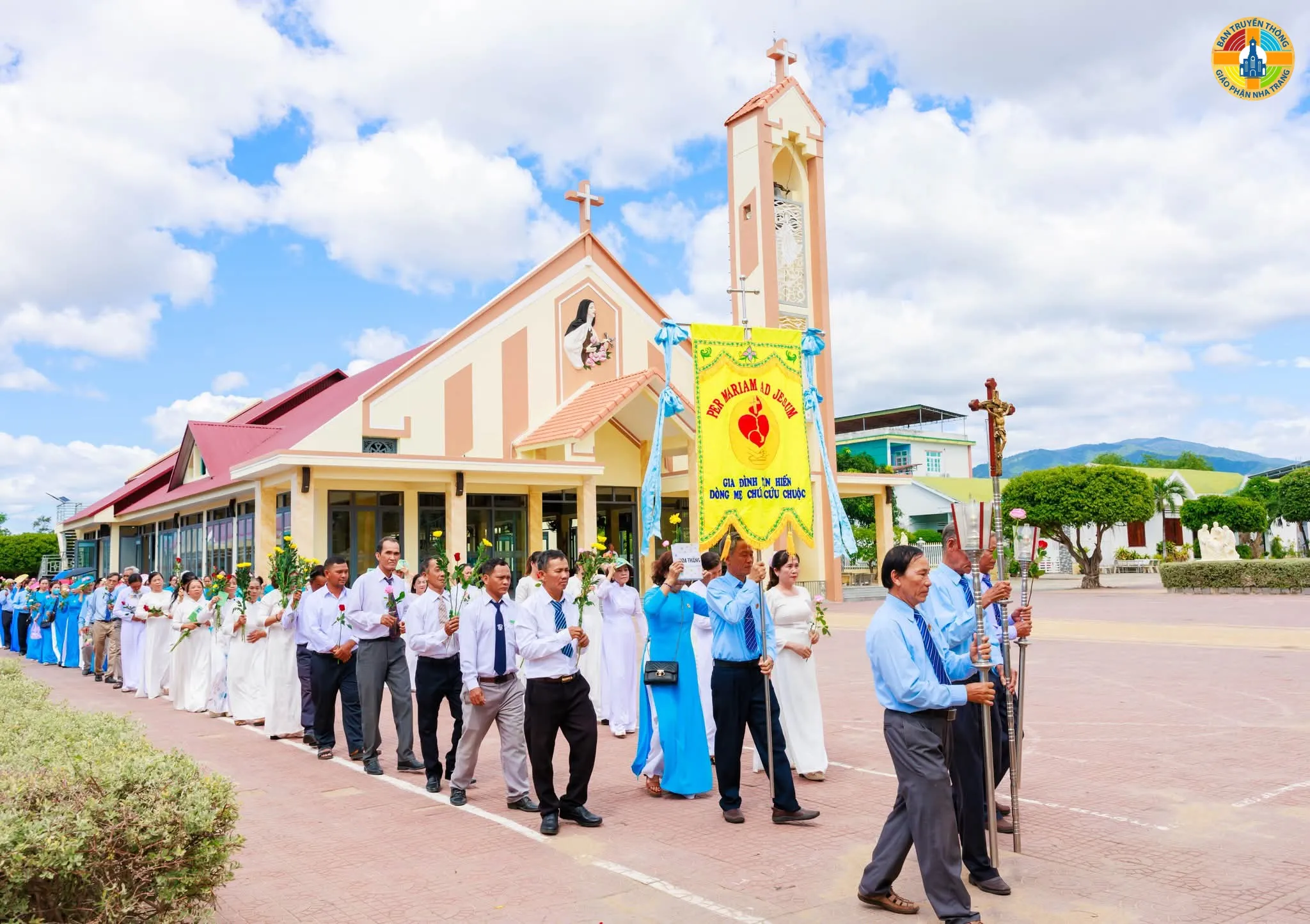 Giáo xứ Song Mỹ: Gia Đình Tận Hiến miền Ninh Sơn Mừng Lễ Bổn Mạng Đức Maria Trinh Nữ Vương - Ảnh 2