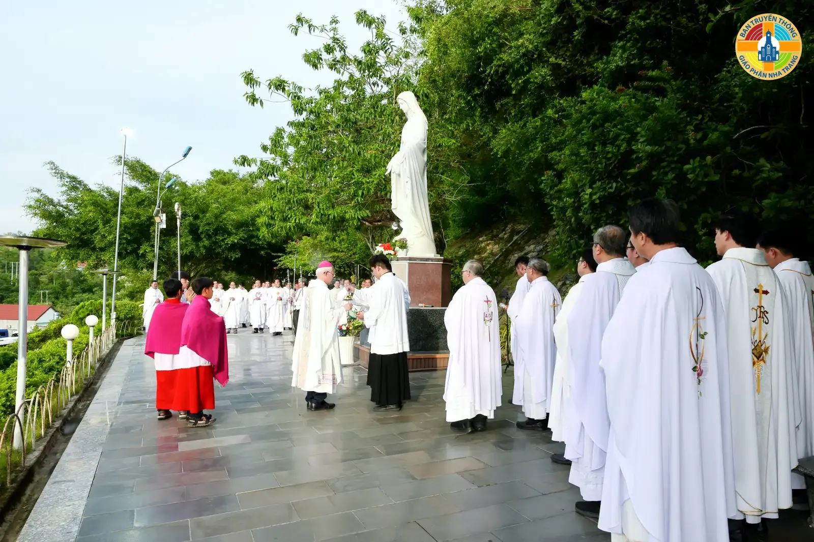 Giáo phận Nha Trang hành hương Đền thánh Mẹ Nhân Lành: Tâm tình tạ ơn hồng ân 69 năm thành lập - Ảnh 3
