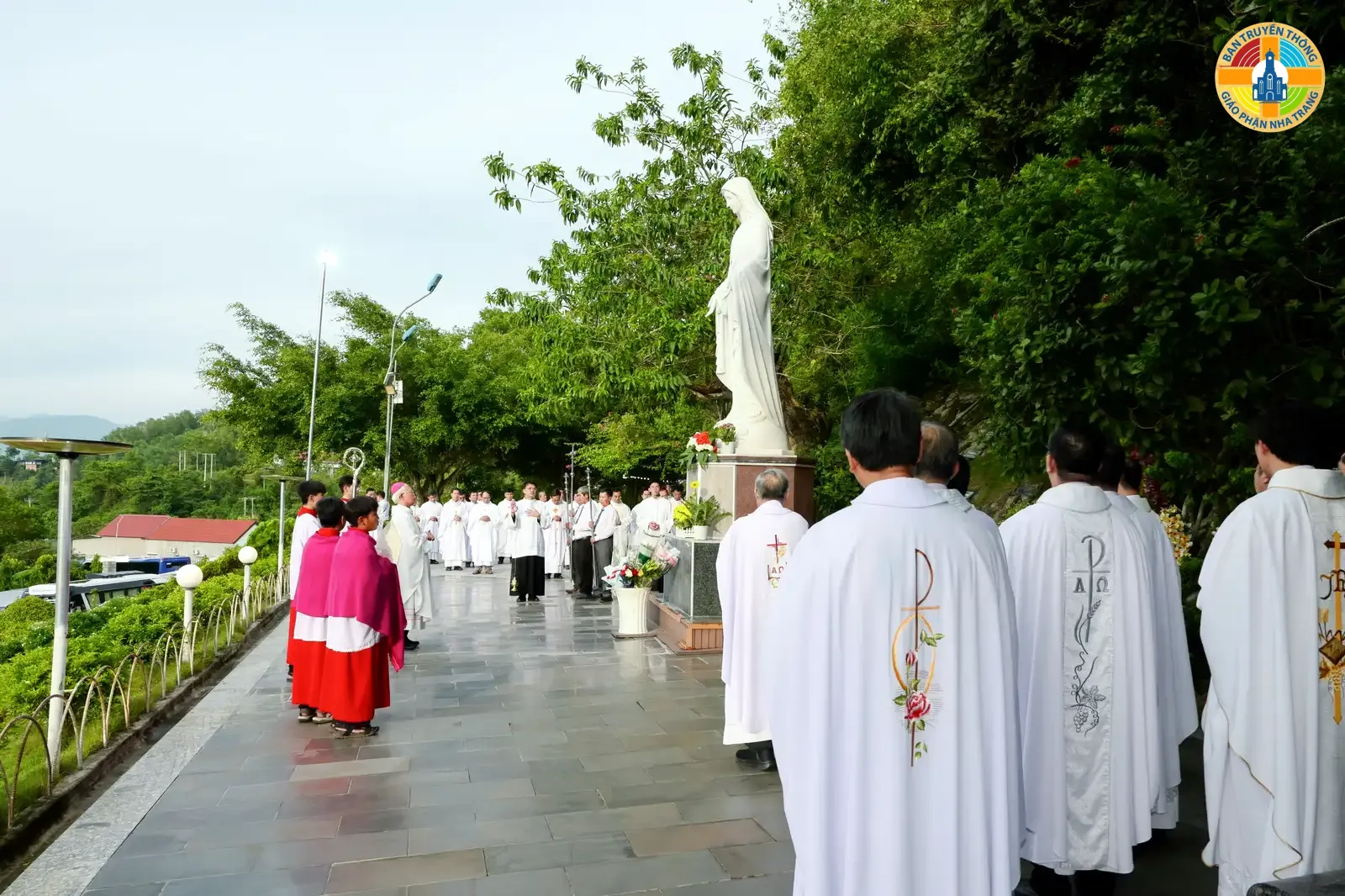 Giáo phận Nha Trang hành hương Đền thánh Mẹ Nhân Lành: Tâm tình tạ ơn hồng ân 69 năm thành lập - Ảnh 8