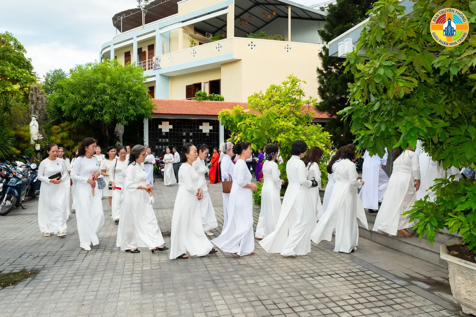 Giáo Xứ Bắc Thành Mừng Kính Thánh Monica: Bổn Mạng Ca Đoàn và Các Bà Mẹ Công Giáo - Ảnh 12