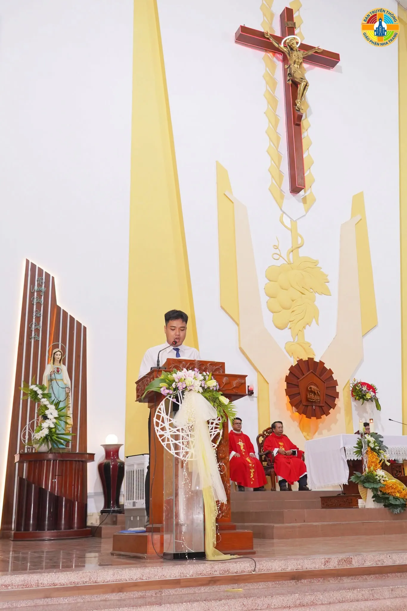Giáo xứ Chợ Mới long trọng mừng kính hai Thánh Tông đồ Phêrô và Phaolô - Ảnh 11