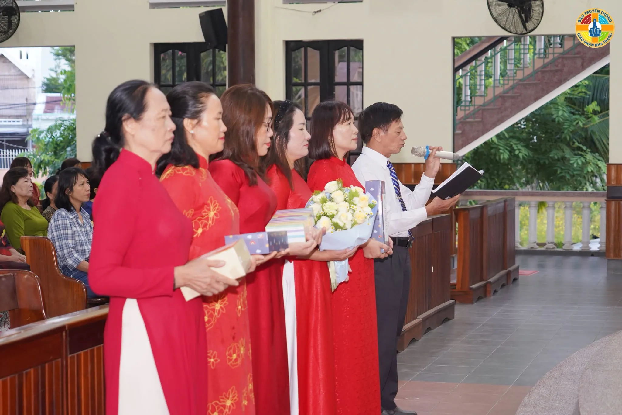 Giáo xứ Chợ Mới long trọng mừng kính hai Thánh Tông đồ Phêrô và Phaolô - Ảnh 3