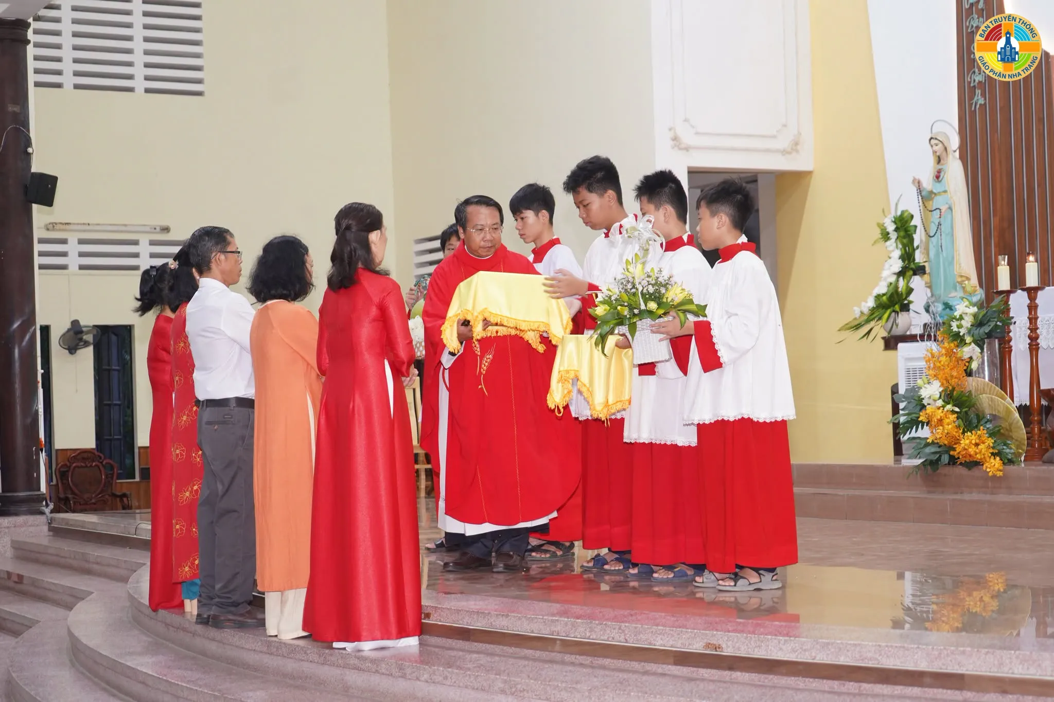 Giáo xứ Chợ Mới long trọng mừng kính hai Thánh Tông đồ Phêrô và Phaolô - Ảnh 6