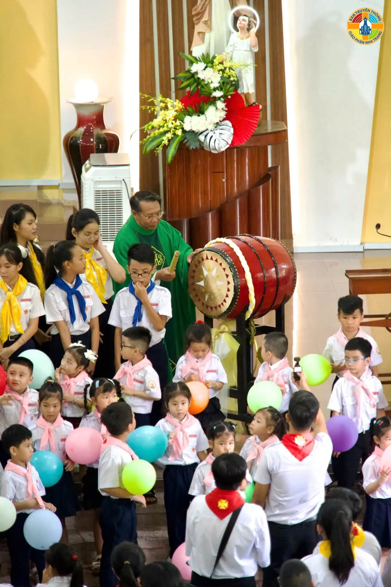 Thánh lễ Khai Giảng Năm Học Giáo Lý 2026-2027 tại Giáo Xứ Chợ Mới - Ảnh 11