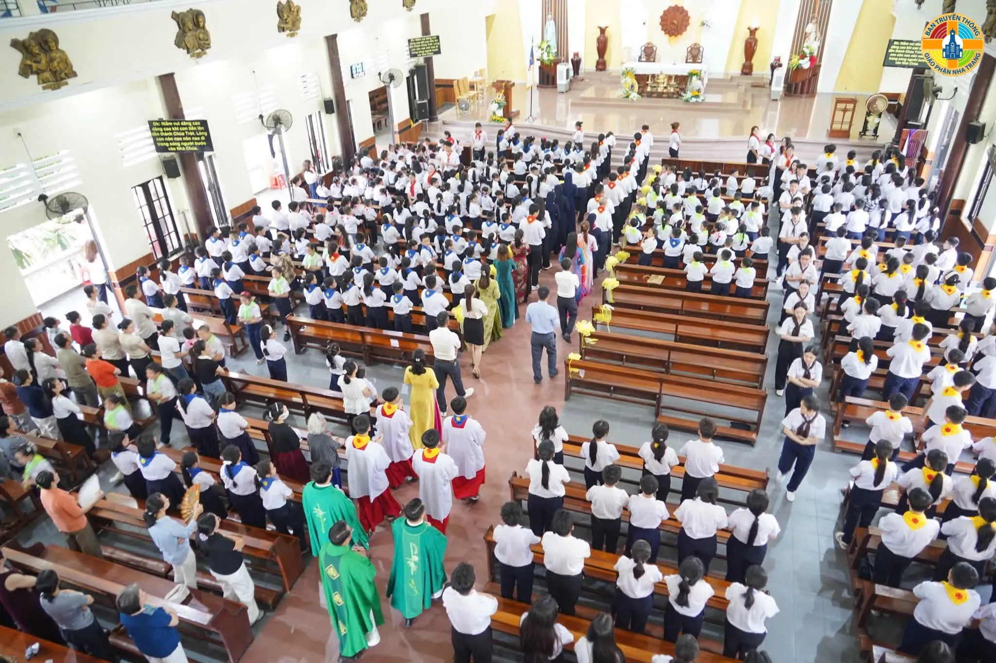 Thánh lễ Khai Giảng Năm Học Giáo Lý 2026-2027 tại Giáo Xứ Chợ Mới - Ảnh 12