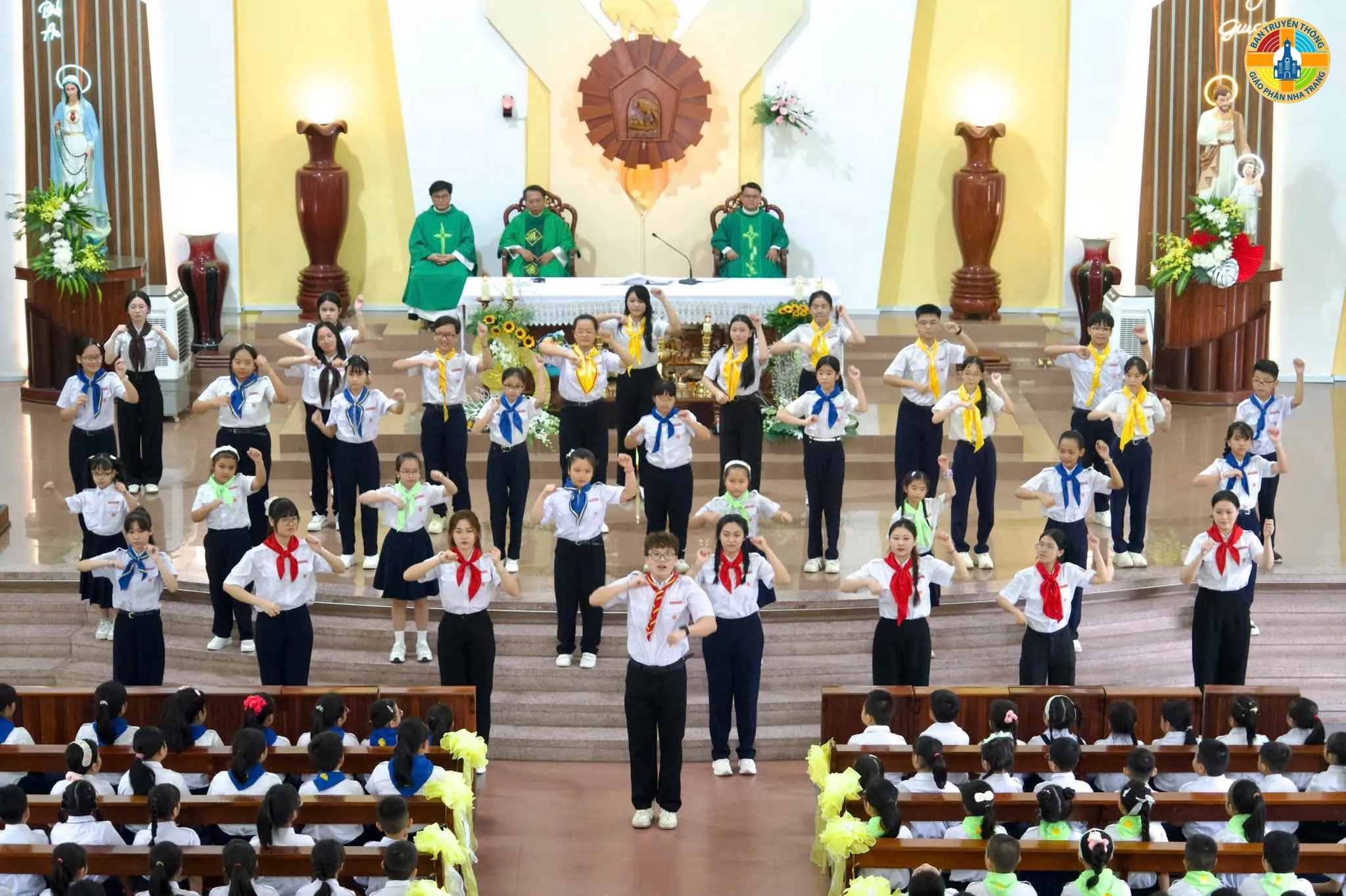 Thánh lễ Khai Giảng Năm Học Giáo Lý 2026-2027 tại Giáo Xứ Chợ Mới - Ảnh 6