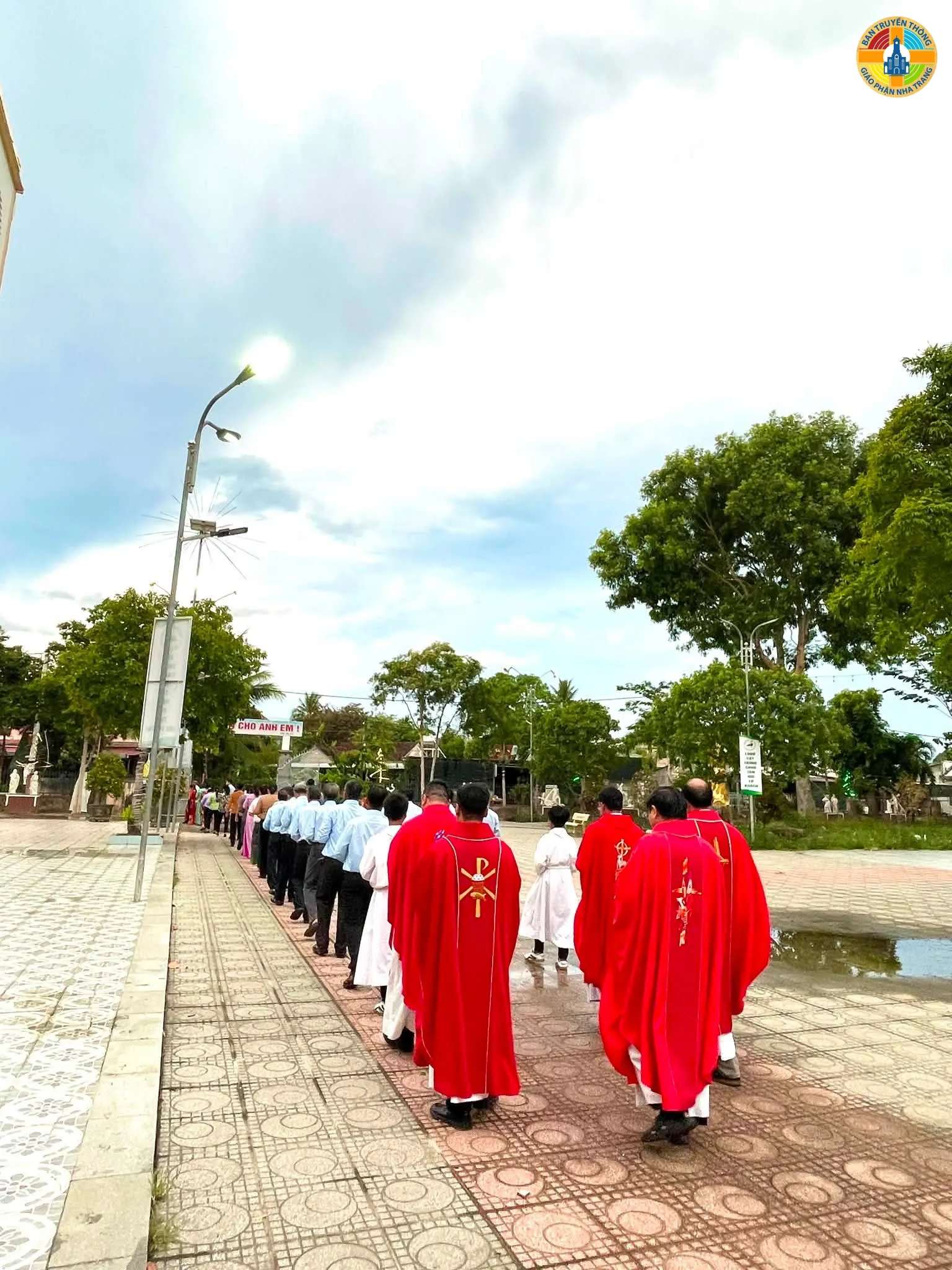 Giáo xứ Đồng Dài long trọng mừng kính Hai Thánh Tông Đồ Phêrô và Phaolô - Ảnh 4