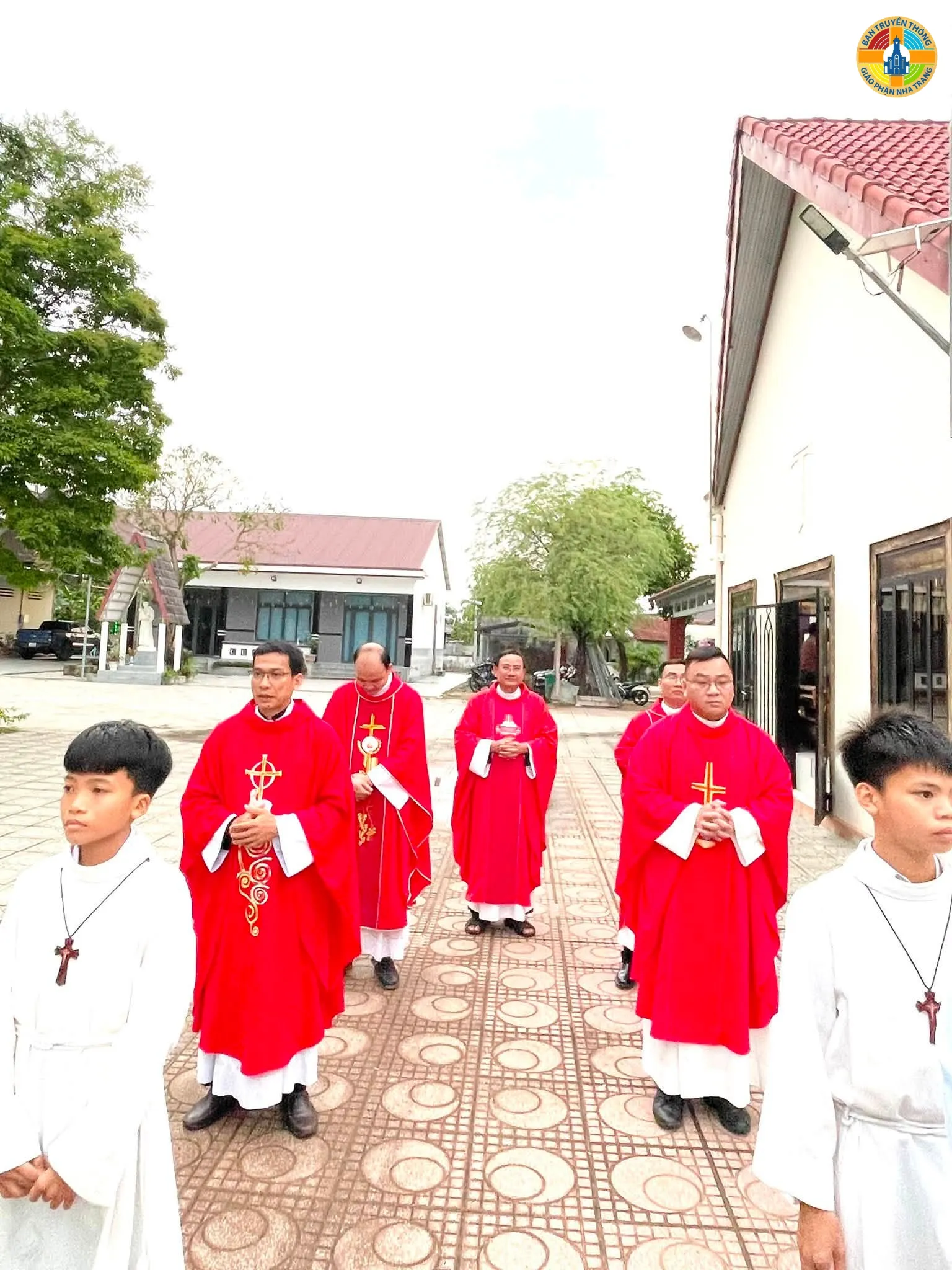 Giáo xứ Đồng Dài long trọng mừng kính Hai Thánh Tông Đồ Phêrô và Phaolô - Ảnh 5