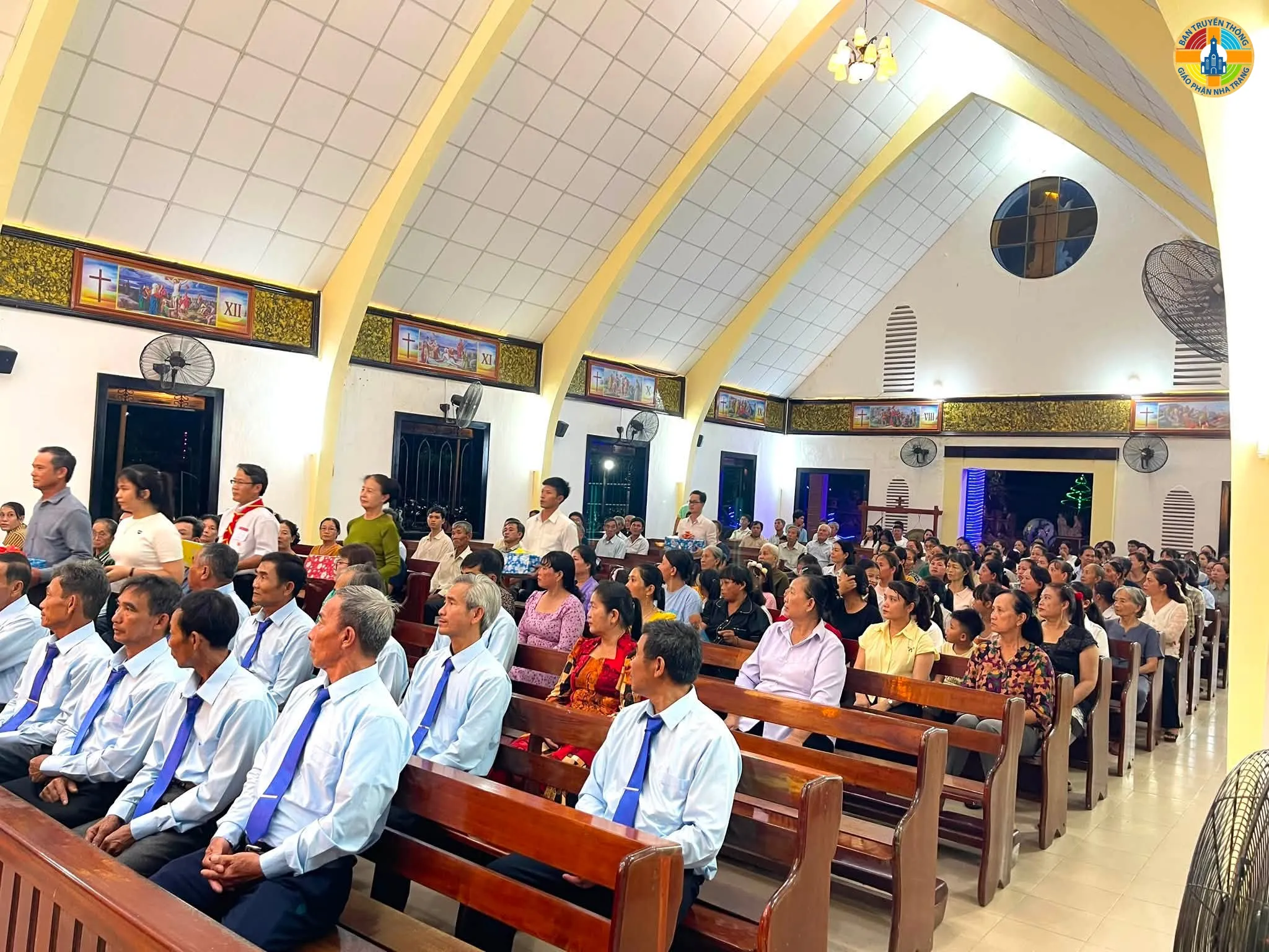 Giáo xứ Đồng Dài long trọng mừng kính Hai Thánh Tông Đồ Phêrô và Phaolô - Ảnh 8