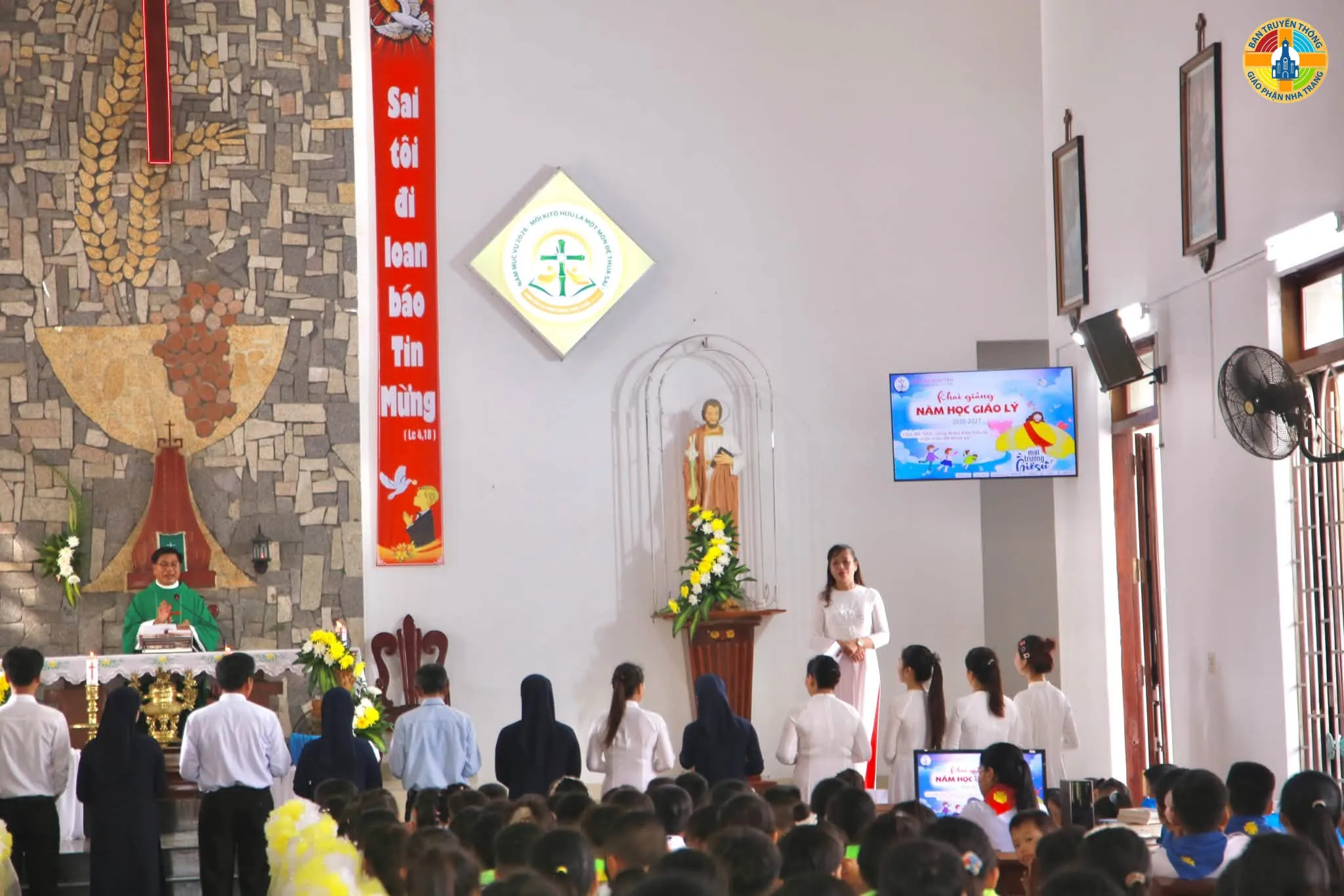 Thánh Lễ khai giảng Năm học Giáo lý 2026-2027 tại Giáo Xứ Hòa Tân - Giáo Phận Nha Trang - Ảnh 9