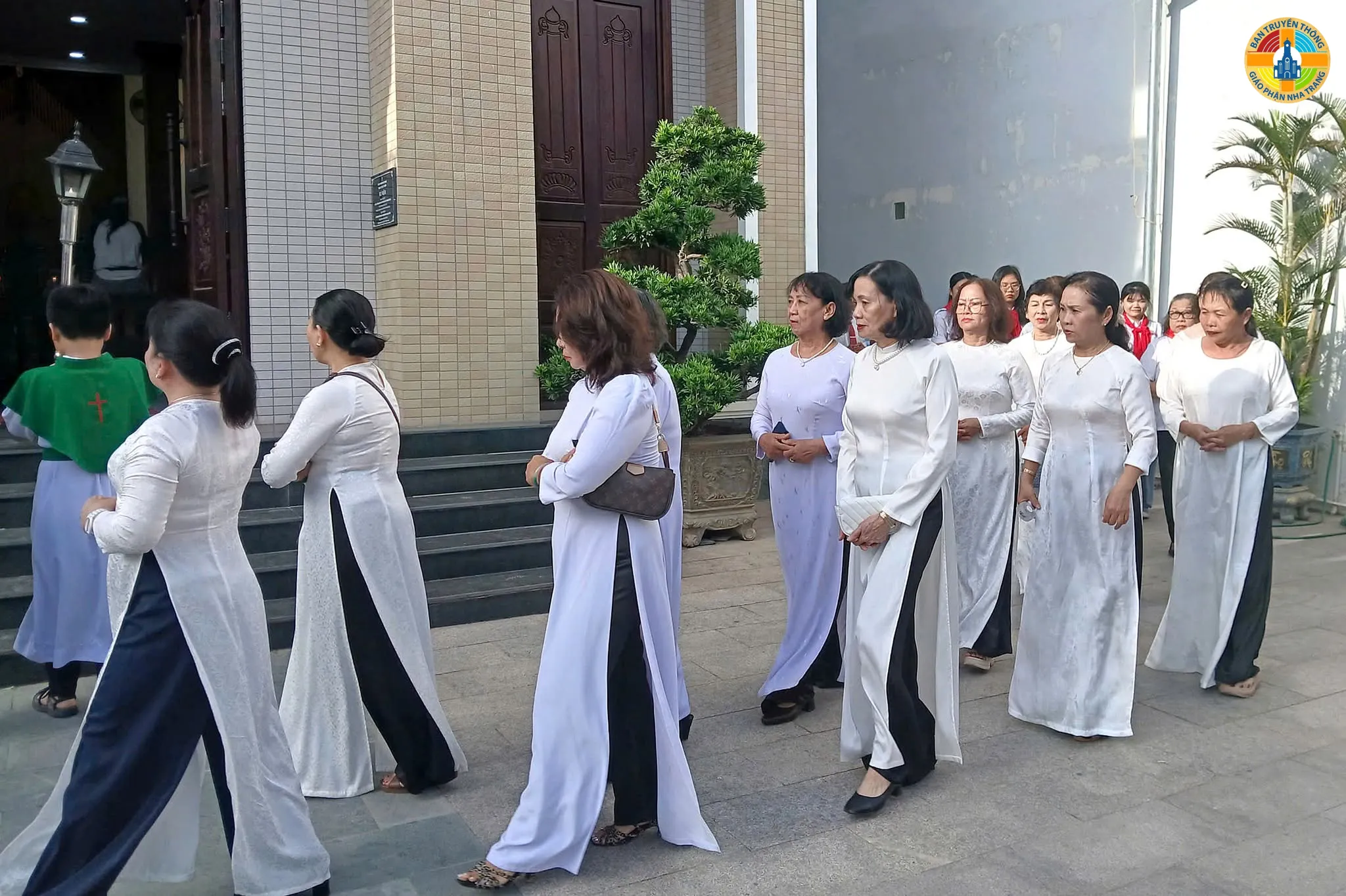 Giáo Xứ Hòa Thuận Hân Hoan Đón Cha Phó Giuse Phạm Bảo Trường - Ảnh 2