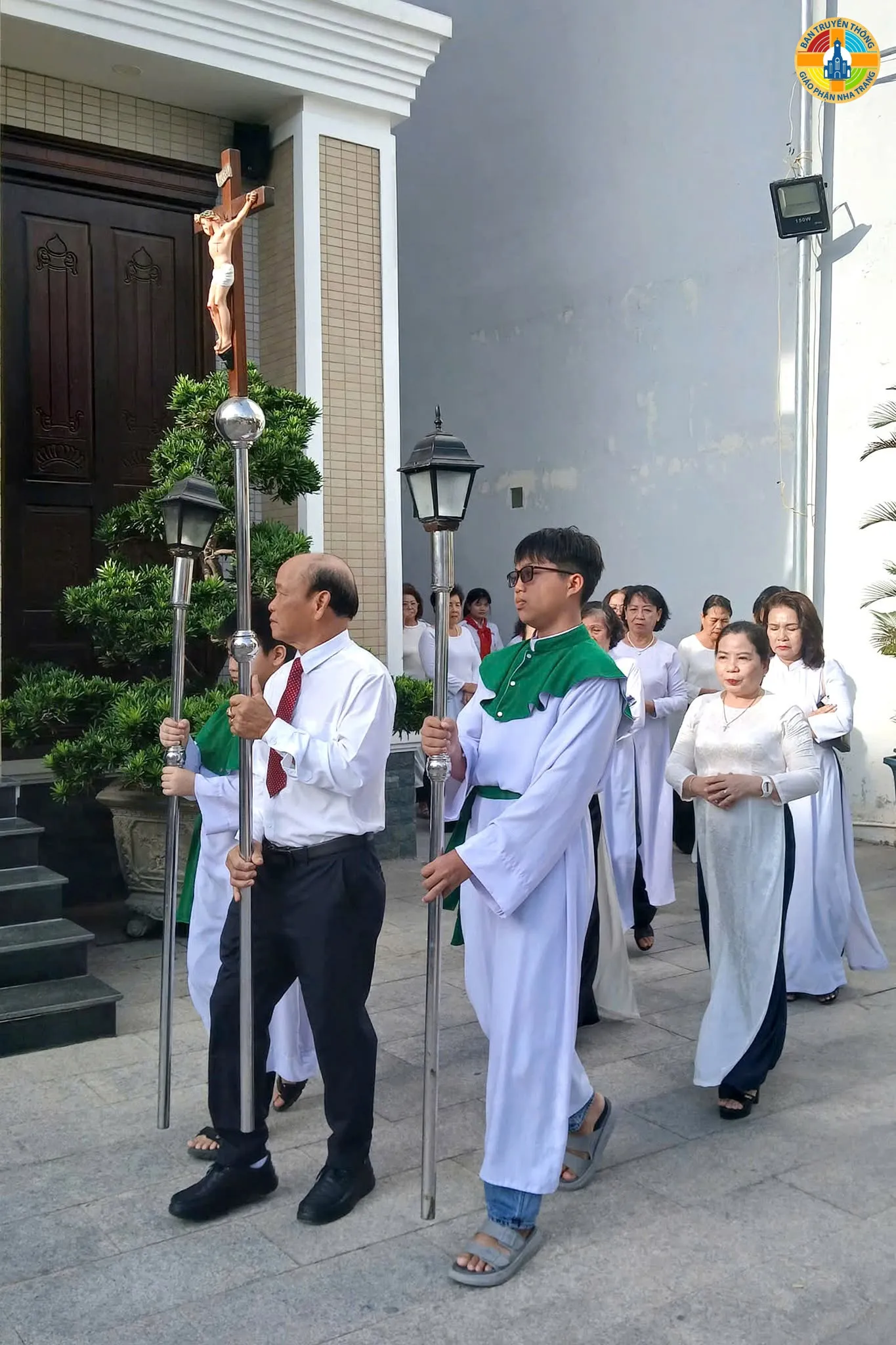 Giáo Xứ Hòa Thuận Hân Hoan Đón Cha Phó Giuse Phạm Bảo Trường - Ảnh 8