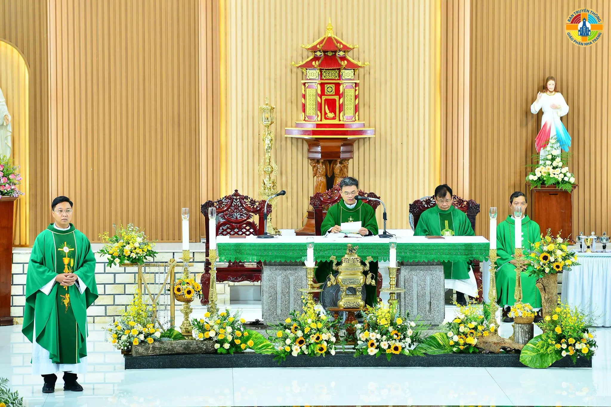 Giáo Xứ Hòa Yên Hân Hoan Chào Đón Cha Tân Phó Xứ Giuse Võ Thái Thuận - Ảnh 8