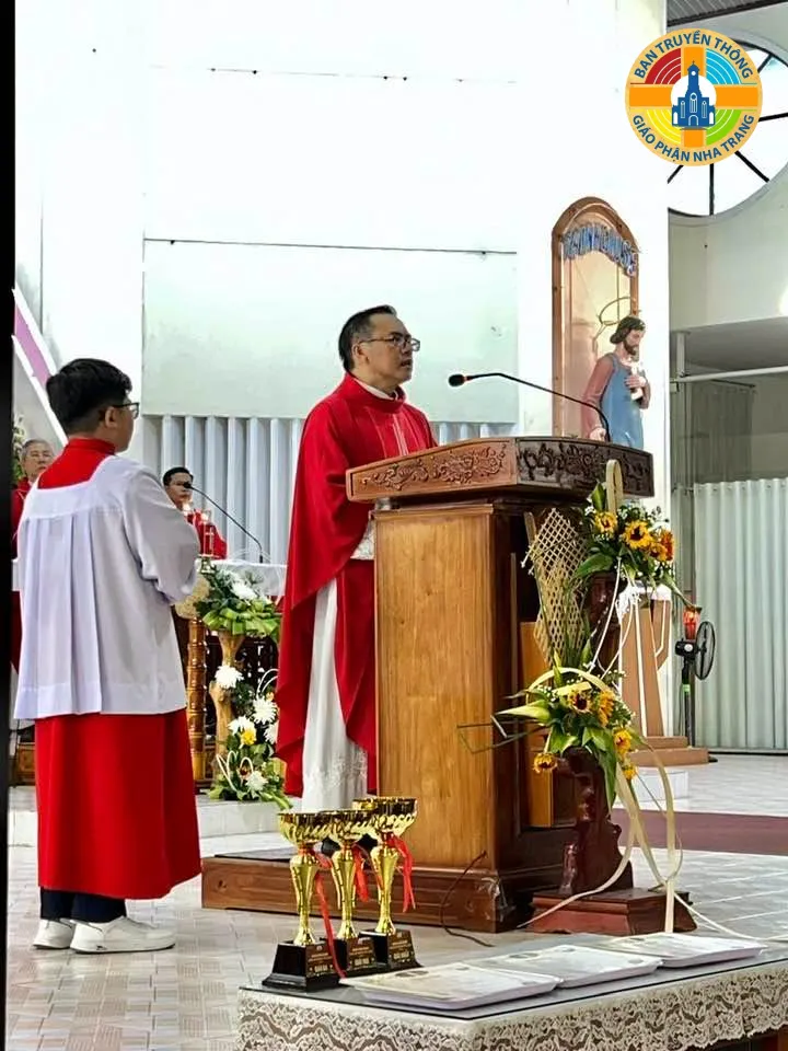 Giáo xứ Nghĩa Phú - Thánh lễ mừng Bổn Mạng Giáo Xứ: Hai thánh tông đồ Phêrô và Phaolô - Ảnh 12