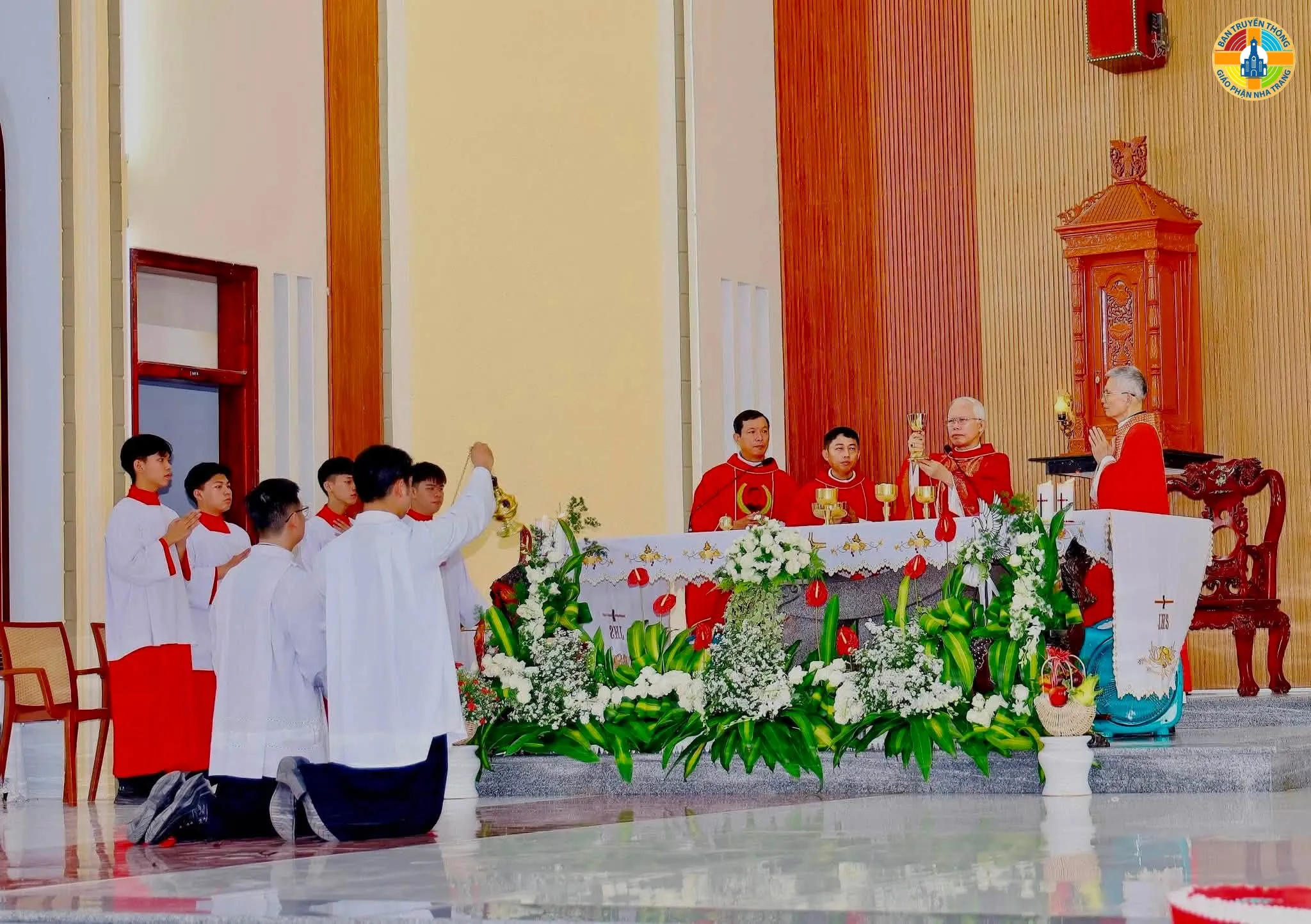 Giáo Xứ Ngọc Thủy: Thiếu Nhi Lãnh Nhận Hồng Ân Thêm Sức, Can Đảm Sống Chứng Nhân - Ảnh 11