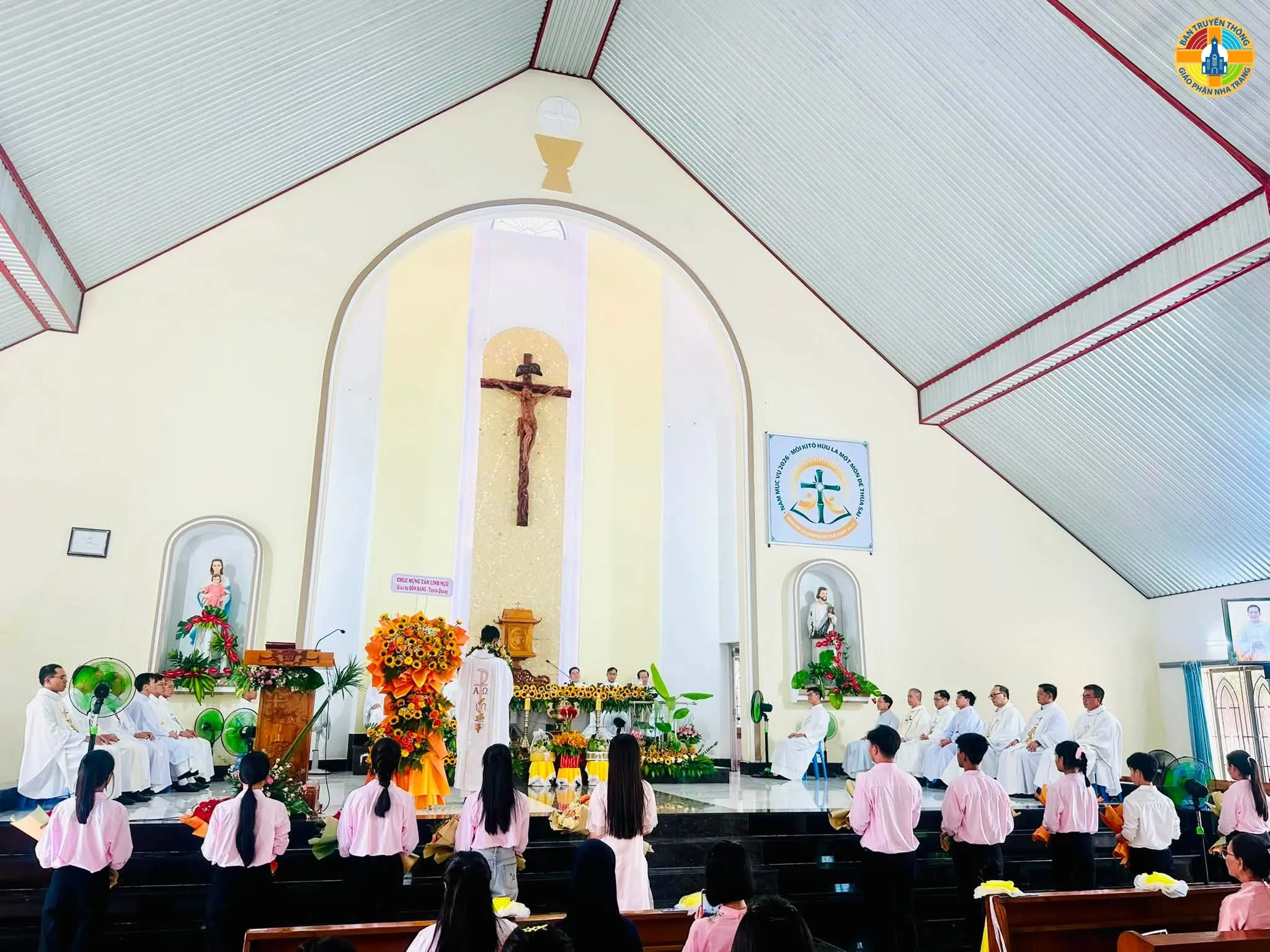 Giáo xứ Phú Phong Tạ Ơn Và Chúc Mừng Tân Linh Mục Giuse Hoàng Nguyễn Anh Tài - Ảnh 7