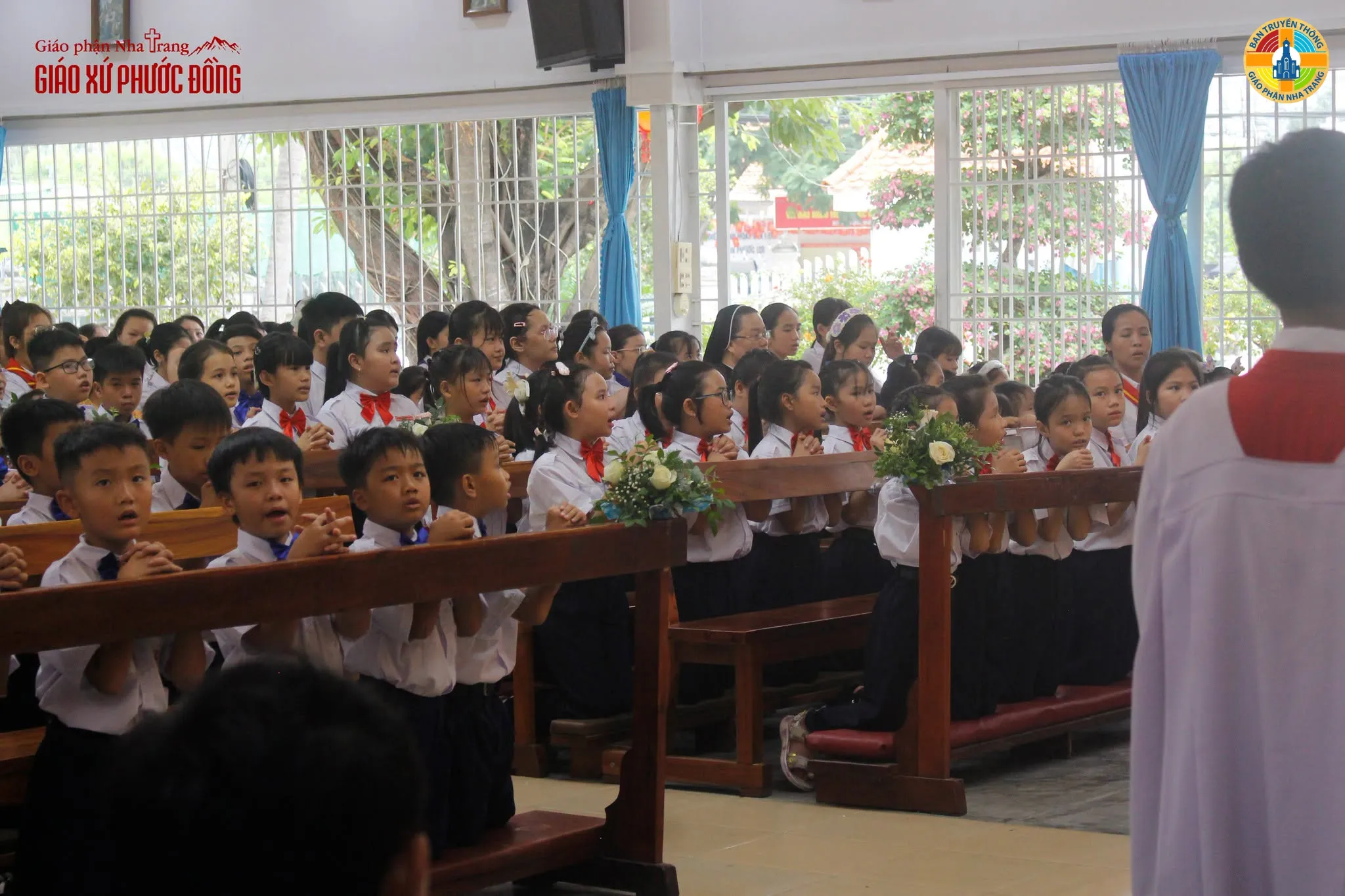 50 Em Thiếu Nhi Giáo Xứ Phước Đồng Hân Hoan Đón Nhận Hồng Ân Bí Tích Mình Máu Thánh Chúa - Ảnh 8