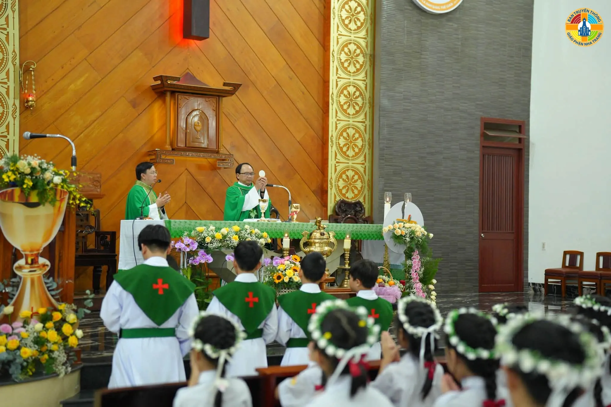 Giáo Xứ Phước Hòa: 62 Thiếu Nhi Rước Lễ Lần Đầu và Lãnh Nhận Bí Tích Hòa Giải - Ảnh 10