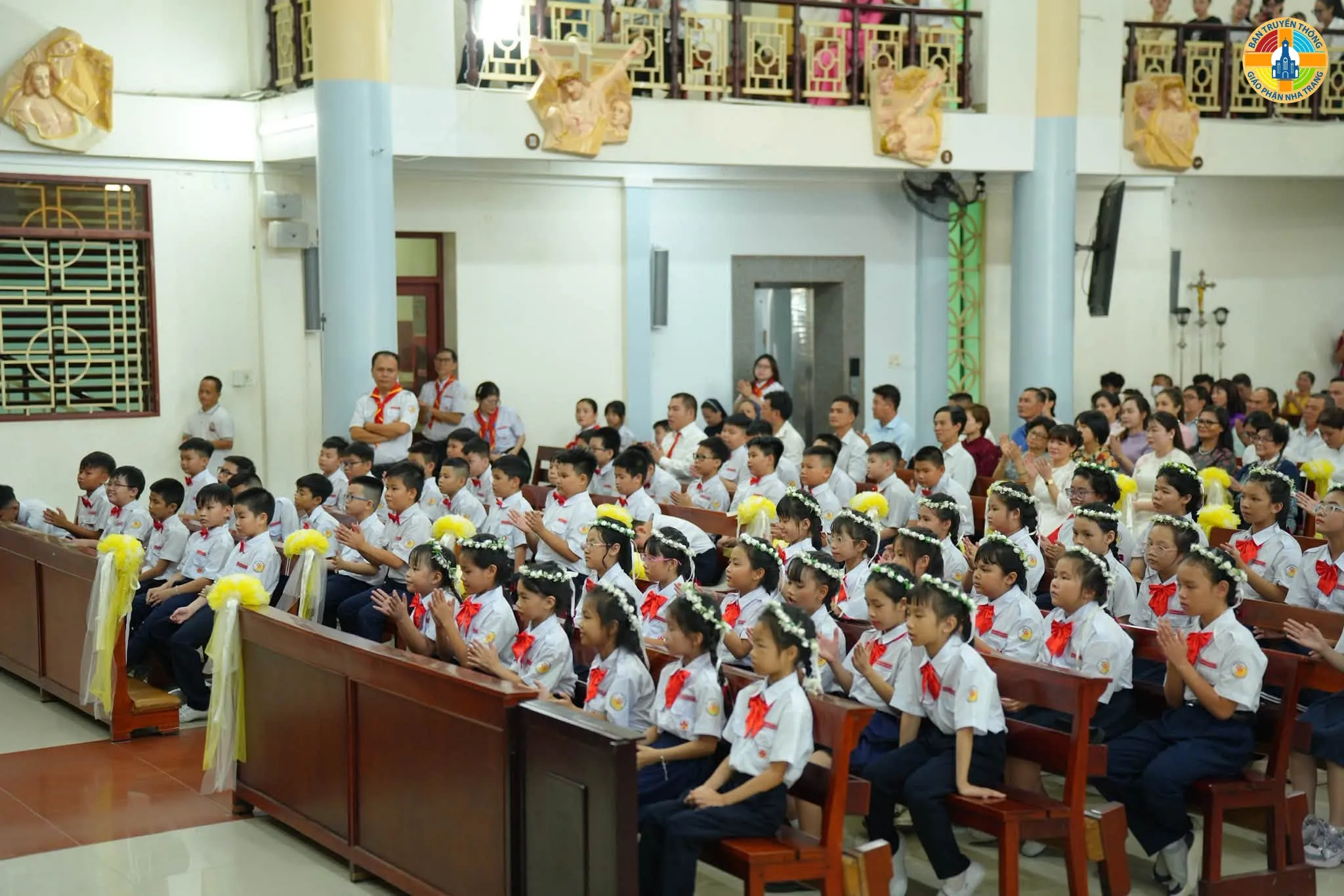 Giáo Xứ Phước Hòa: 62 Thiếu Nhi Rước Lễ Lần Đầu và Lãnh Nhận Bí Tích Hòa Giải - Ảnh 2