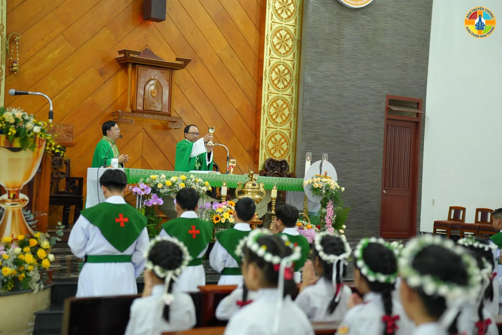 Giáo Xứ Phước Hòa: 62 Thiếu Nhi Rước Lễ Lần Đầu và Lãnh Nhận Bí Tích Hòa Giải - Ảnh 8