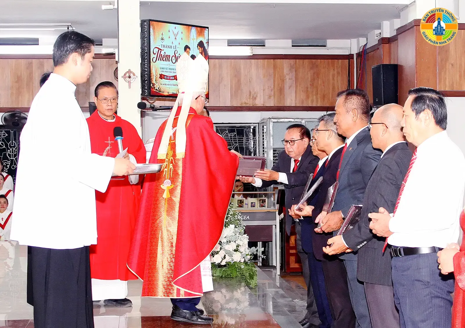 Giáo xứ Thanh Hải - Giáo phận Nha Trang: 50 em thiếu nhi lãnh nhận Hồng ân Bí tích Thêm Sức - Ảnh 2