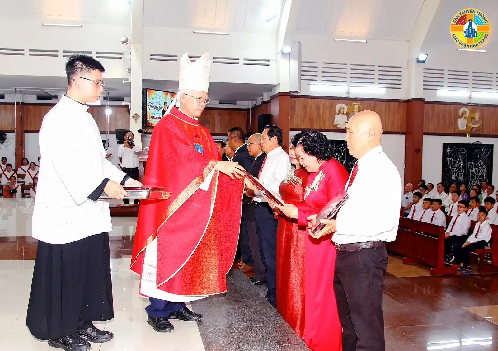Giáo xứ Thanh Hải - Giáo phận Nha Trang: 50 em thiếu nhi lãnh nhận Hồng ân Bí tích Thêm Sức - Ảnh 3