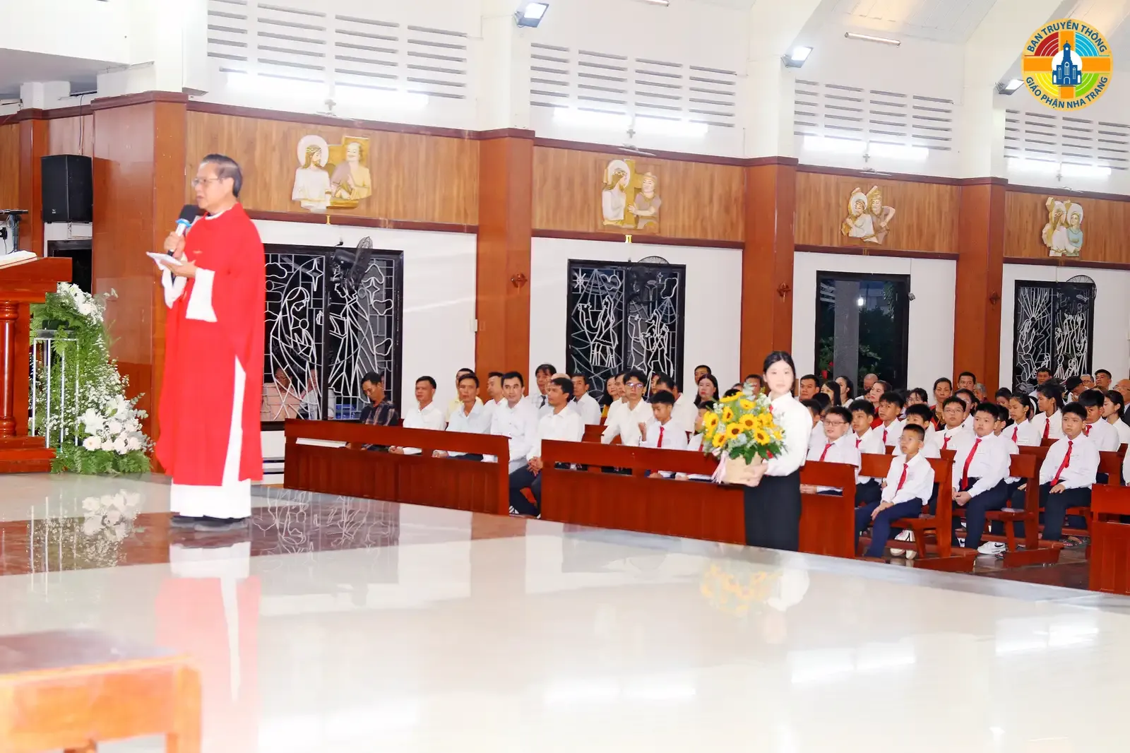 Giáo xứ Thanh Hải - Giáo phận Nha Trang: 50 em thiếu nhi lãnh nhận Hồng ân Bí tích Thêm Sức - Ảnh 8