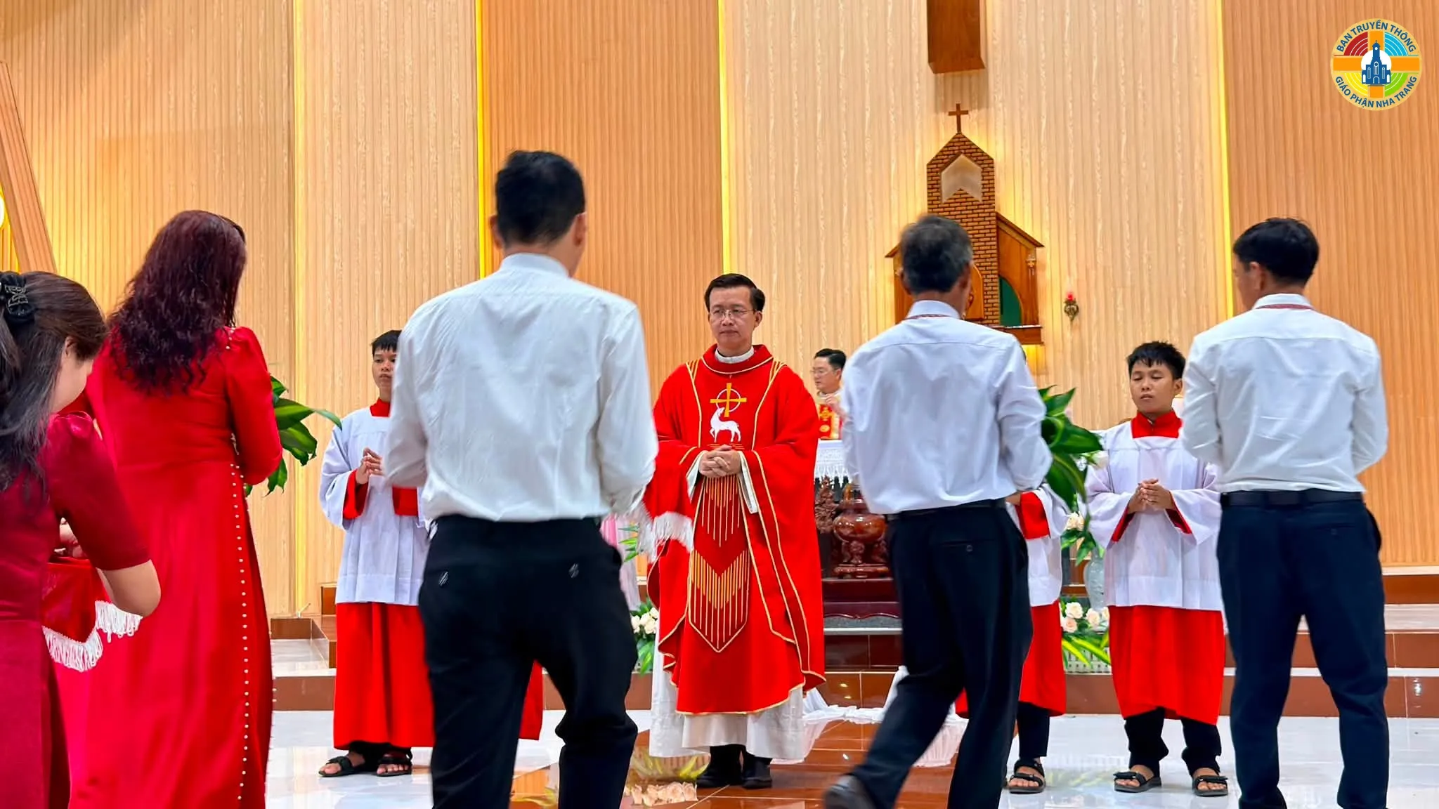 Giáo xứ Triệu Phong long trọng cử hành lễ kính hai Thánh Tông đồ Phêrô và Phaolô - Ảnh 1