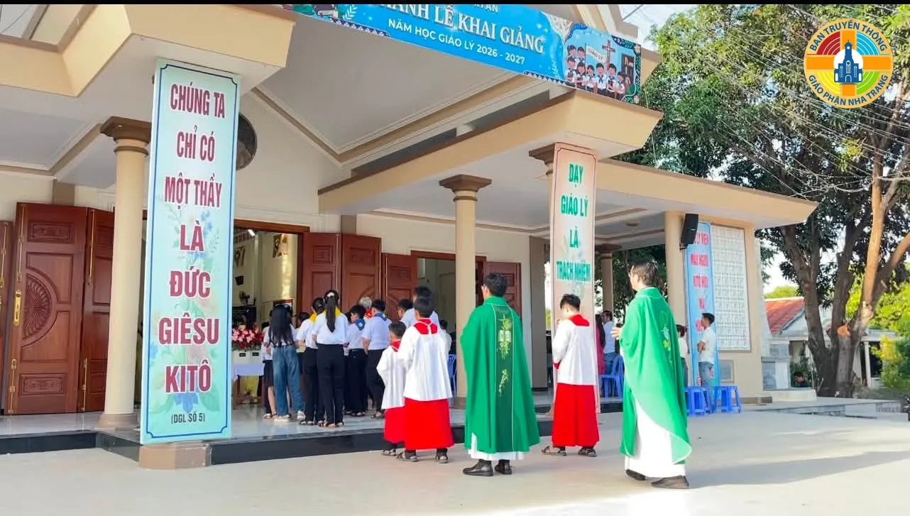 Thánh Lễ Khai Giảng Năm Học Giáo Lý 2026-2027 tại Giáo Xứ Vĩnh An - Giáo Phận Nha Trang - Ảnh 11