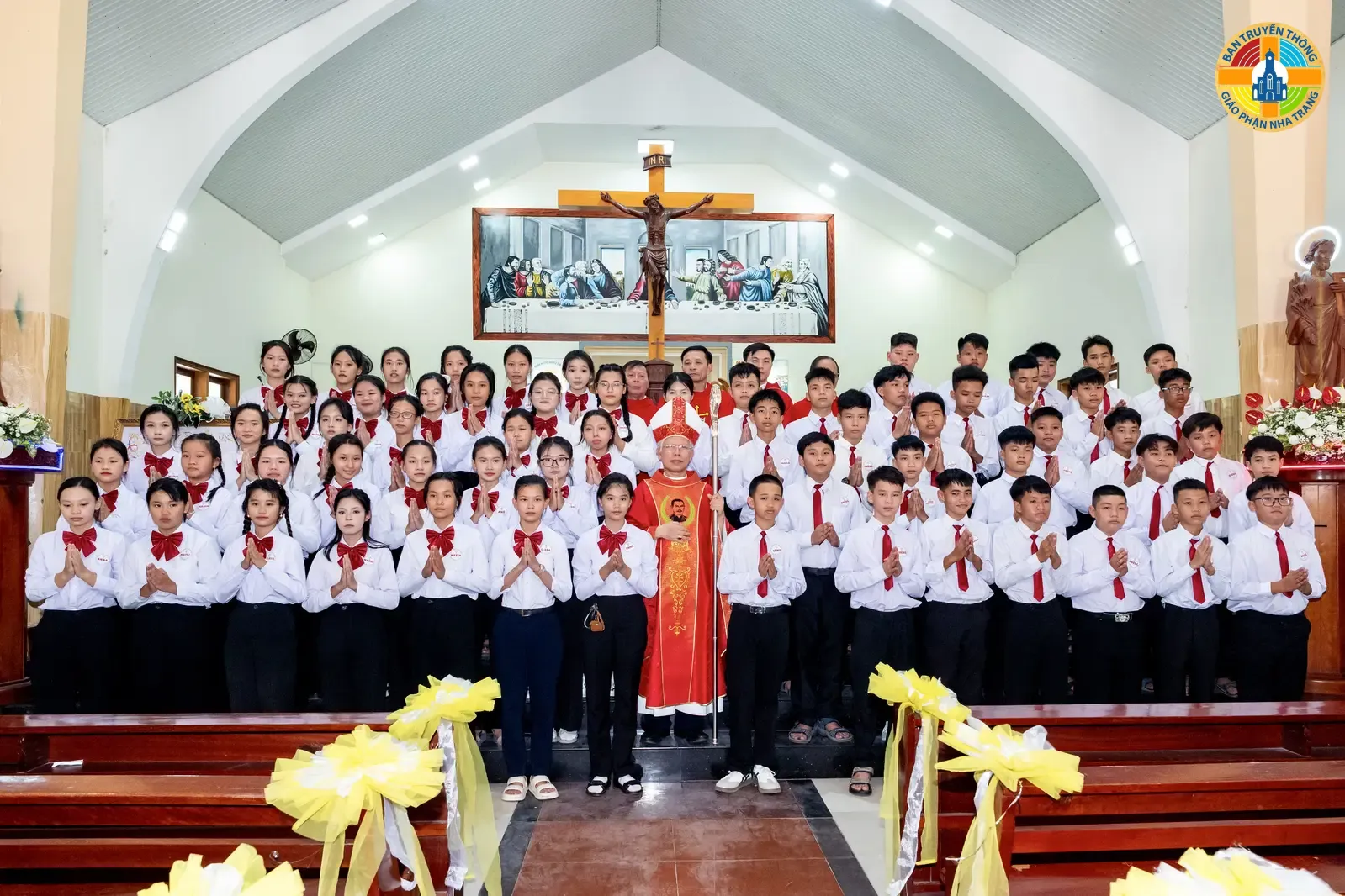 Giáo Xứ Vinh Trang: Đức Cha Giuse Ban Bí Tích Thêm Sức và Rước Lễ Lần Đầu Cho Hơn 180 Em Thiếu Nhi - Ảnh 10