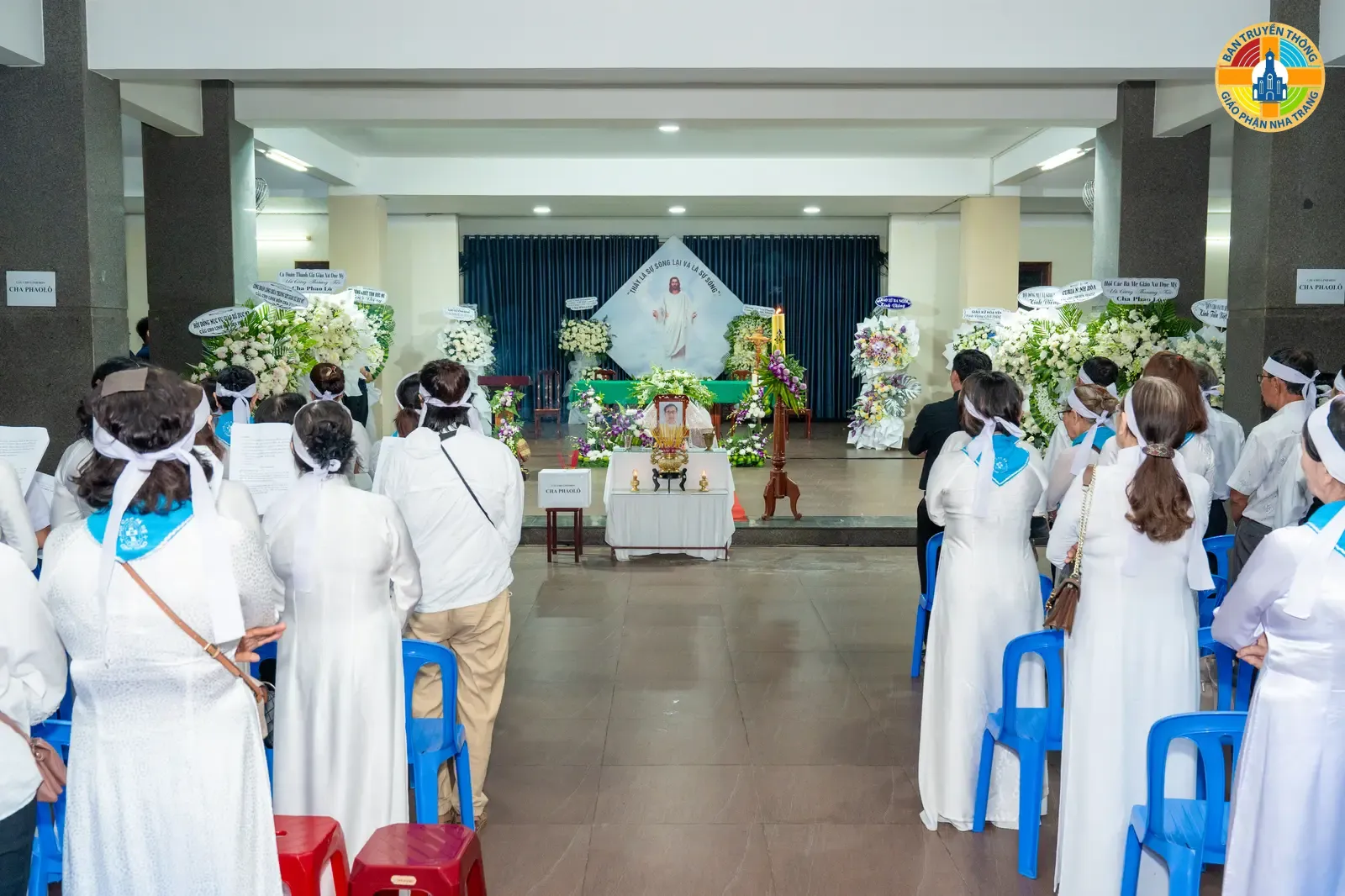 HÌNH ẢNH: Giáo xứ Ba Ngòi Cầu lễ chung & Canh thức cầu nguyện cho  Linh Hồn Linh Mục PHAOLÔ TRƯƠNG ĐỨC THẮNG - Ảnh 8