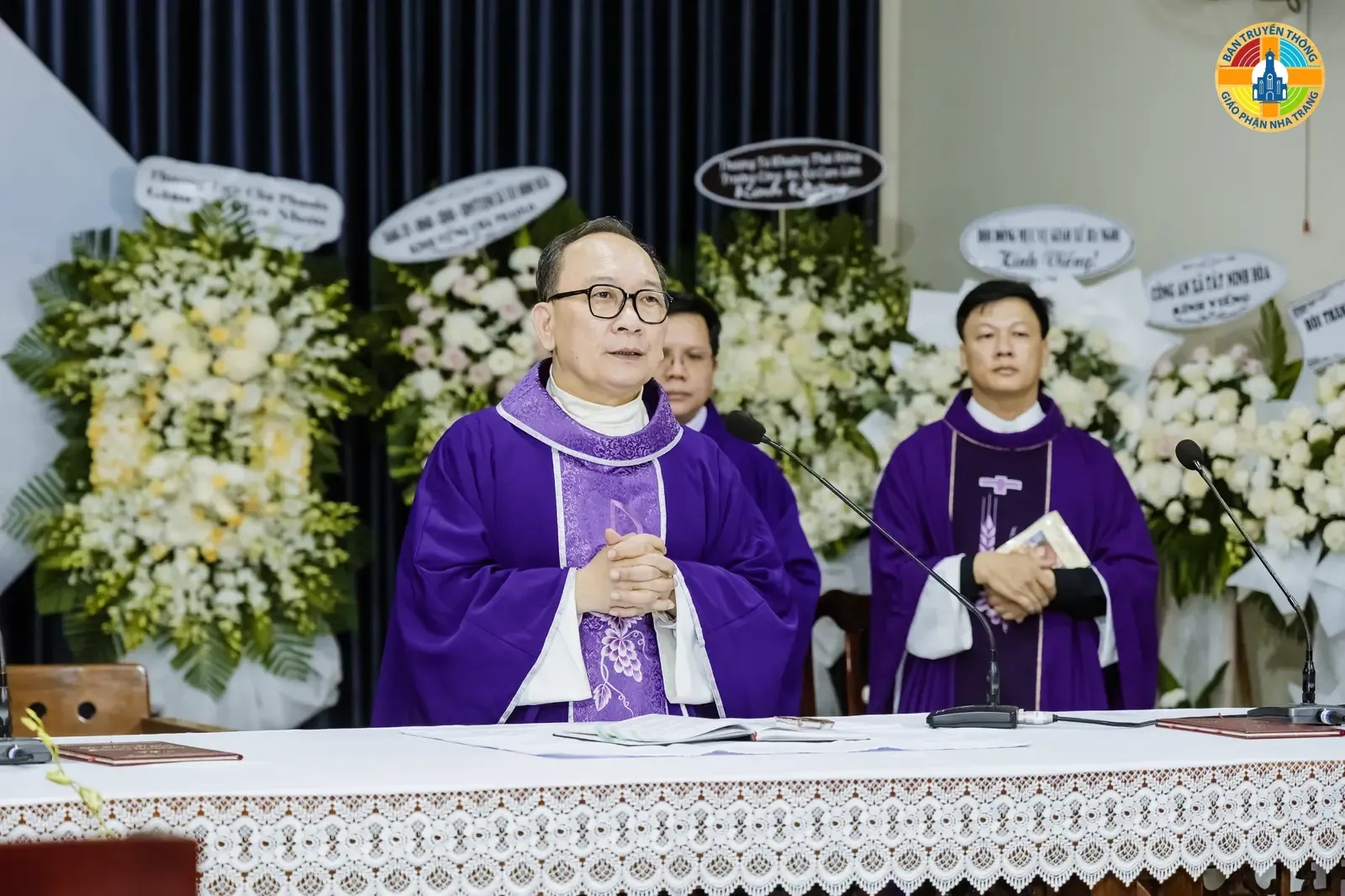 HÌNH ẢNH: Thánh lễ của các Linh mục Hội đồng hương Phú Nhơn cầu nguyện cho Linh hồn Linh Mục Phaolô Trương Đức Thắng - Ảnh 10