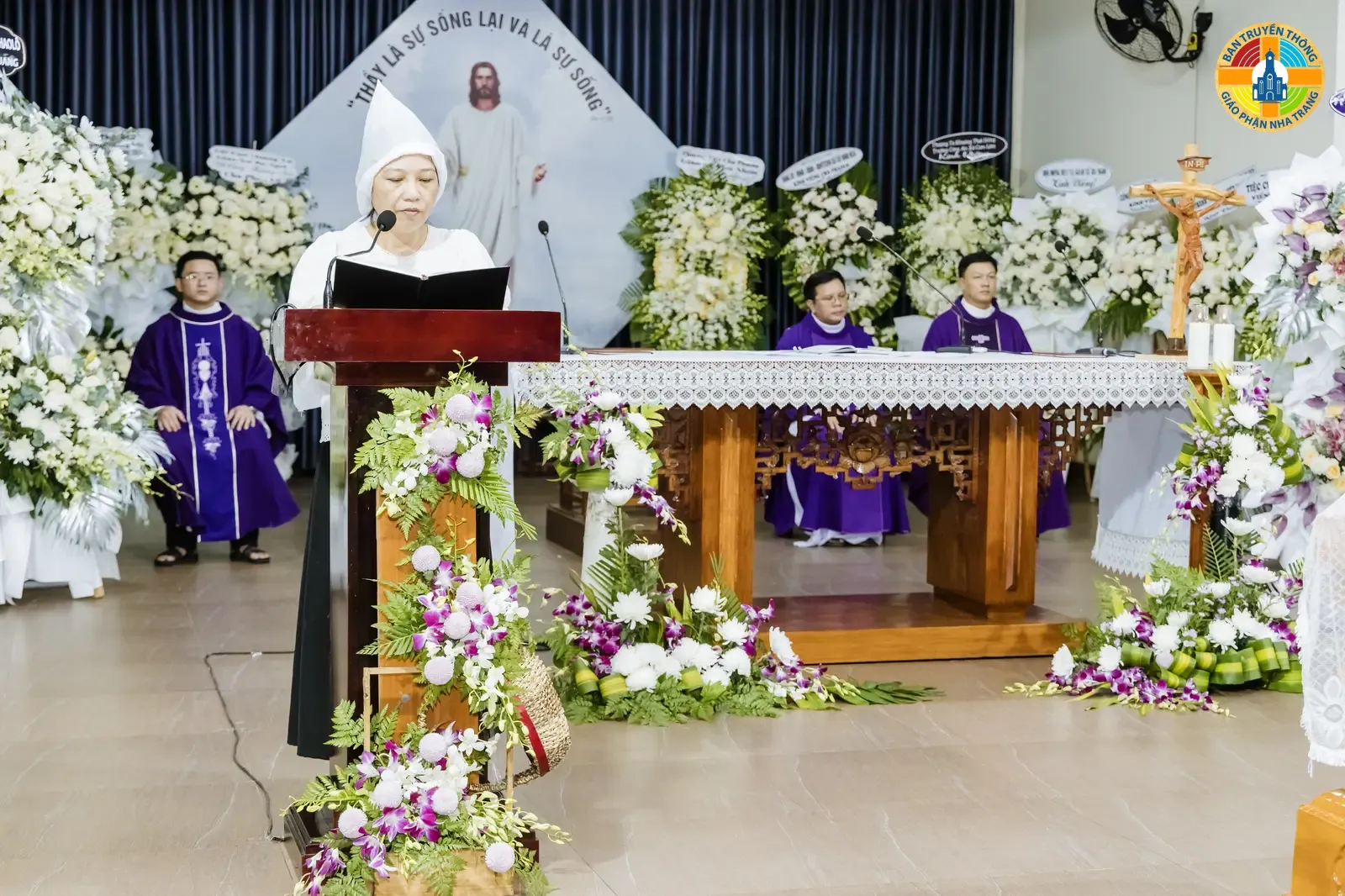 HÌNH ẢNH: Thánh lễ của các Linh mục Hội đồng hương Phú Nhơn cầu nguyện cho Linh hồn Linh Mục Phaolô Trương Đức Thắng - Ảnh 12