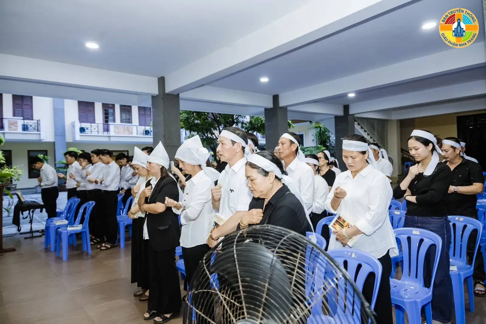 HÌNH ẢNH: Thánh lễ của các Linh mục Hội đồng hương Phú Nhơn cầu nguyện cho Linh hồn Linh Mục Phaolô Trương Đức Thắng - Ảnh 9