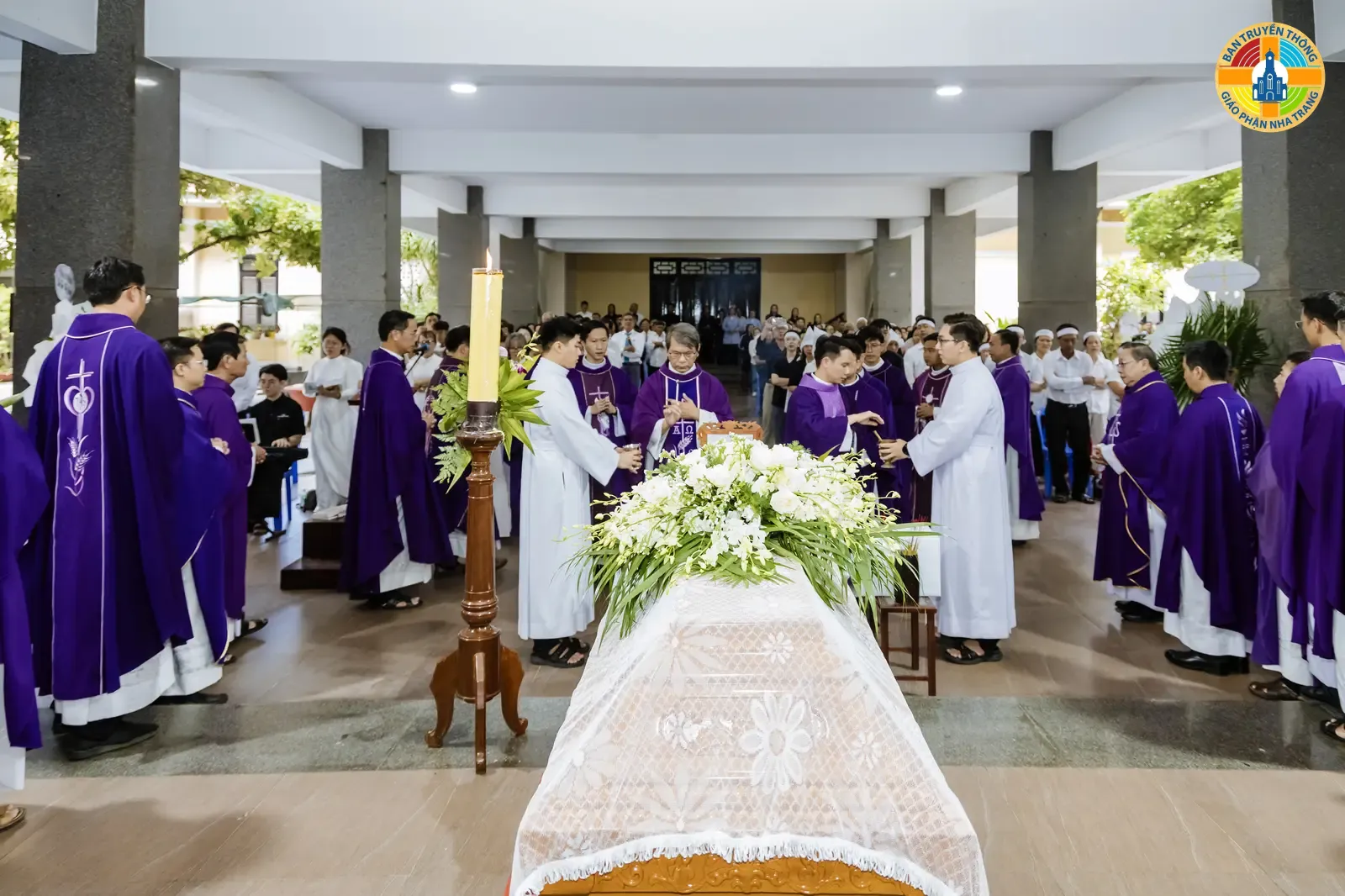 HÌNH ẢNH: Thánh lễ - Linh mục các Giáo hạt Cam Lâm và Cam Ranh cầu nguyện cho Linh hồn Linh Mục Phaolô Trương Đức Thắng - Ảnh 10