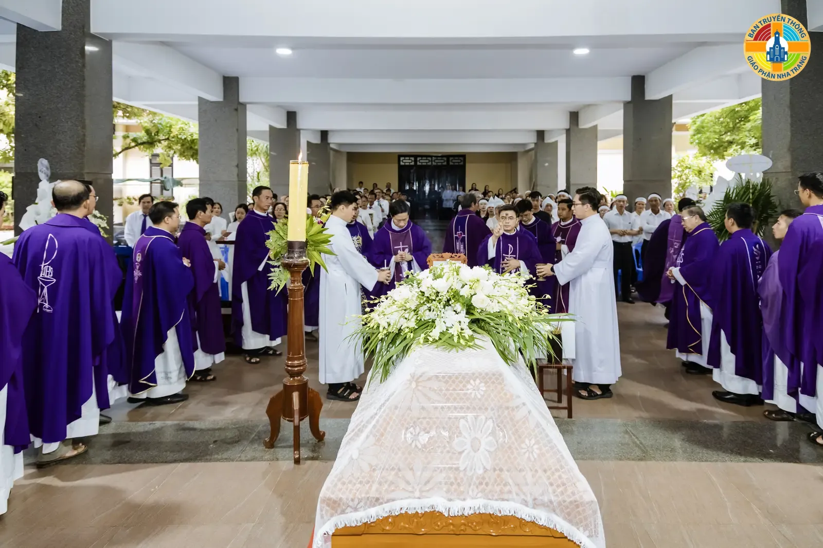 HÌNH ẢNH: Thánh lễ - Linh mục các Giáo hạt Cam Lâm và Cam Ranh cầu nguyện cho Linh hồn Linh Mục Phaolô Trương Đức Thắng - Ảnh 11