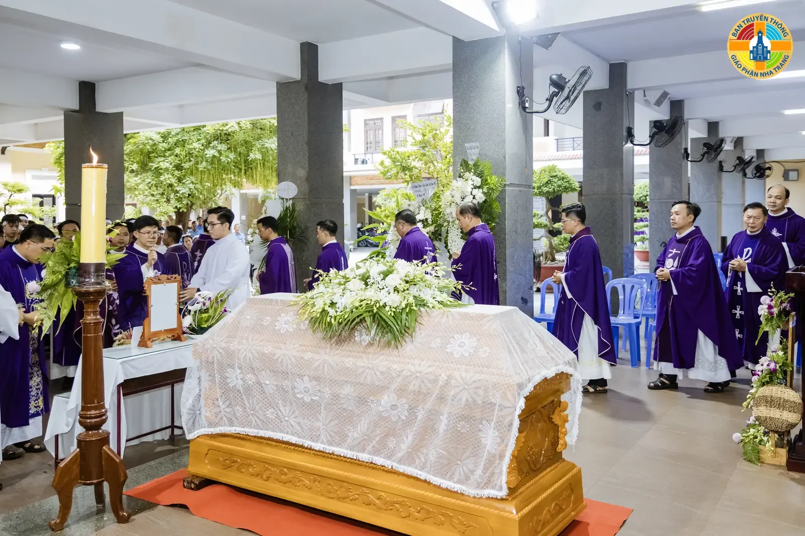 HÌNH ẢNH: Thánh lễ - Linh mục các Giáo hạt Cam Lâm và Cam Ranh cầu nguyện cho Linh hồn Linh Mục Phaolô Trương Đức Thắng - Ảnh 12
