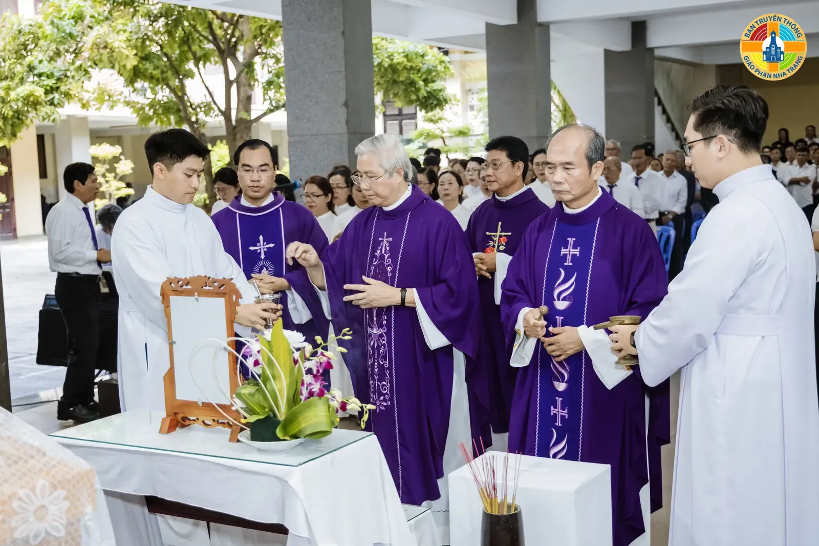 HÌNH ẢNH: Thánh lễ - Linh mục các Giáo hạt Cam Lâm và Cam Ranh cầu nguyện cho Linh hồn Linh Mục Phaolô Trương Đức Thắng - Ảnh 4