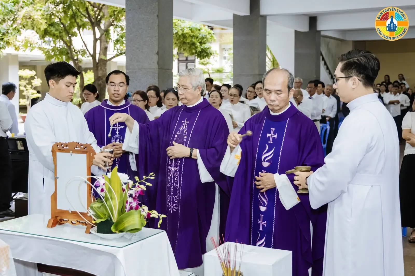 HÌNH ẢNH: Thánh lễ - Linh mục các Giáo hạt Cam Lâm và Cam Ranh cầu nguyện cho Linh hồn Linh Mục Phaolô Trương Đức Thắng - Ảnh 6