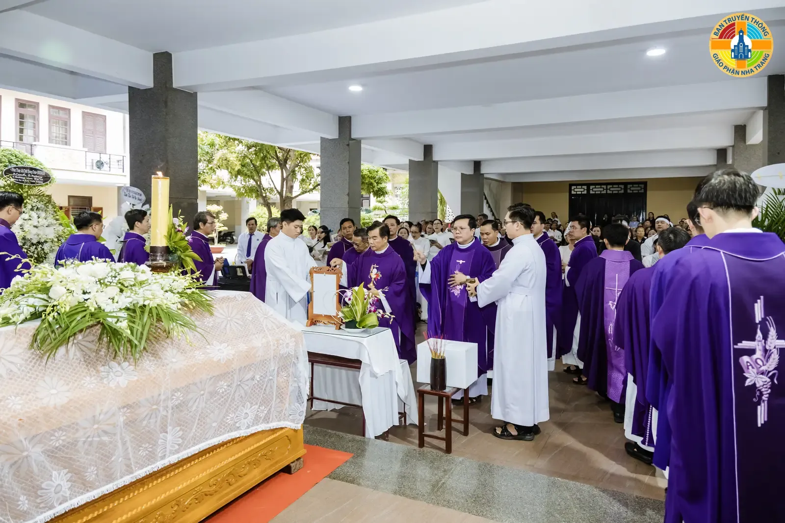 HÌNH ẢNH: Thánh lễ - Linh mục các Giáo hạt Cam Lâm và Cam Ranh cầu nguyện cho Linh hồn Linh Mục Phaolô Trương Đức Thắng - Ảnh 7