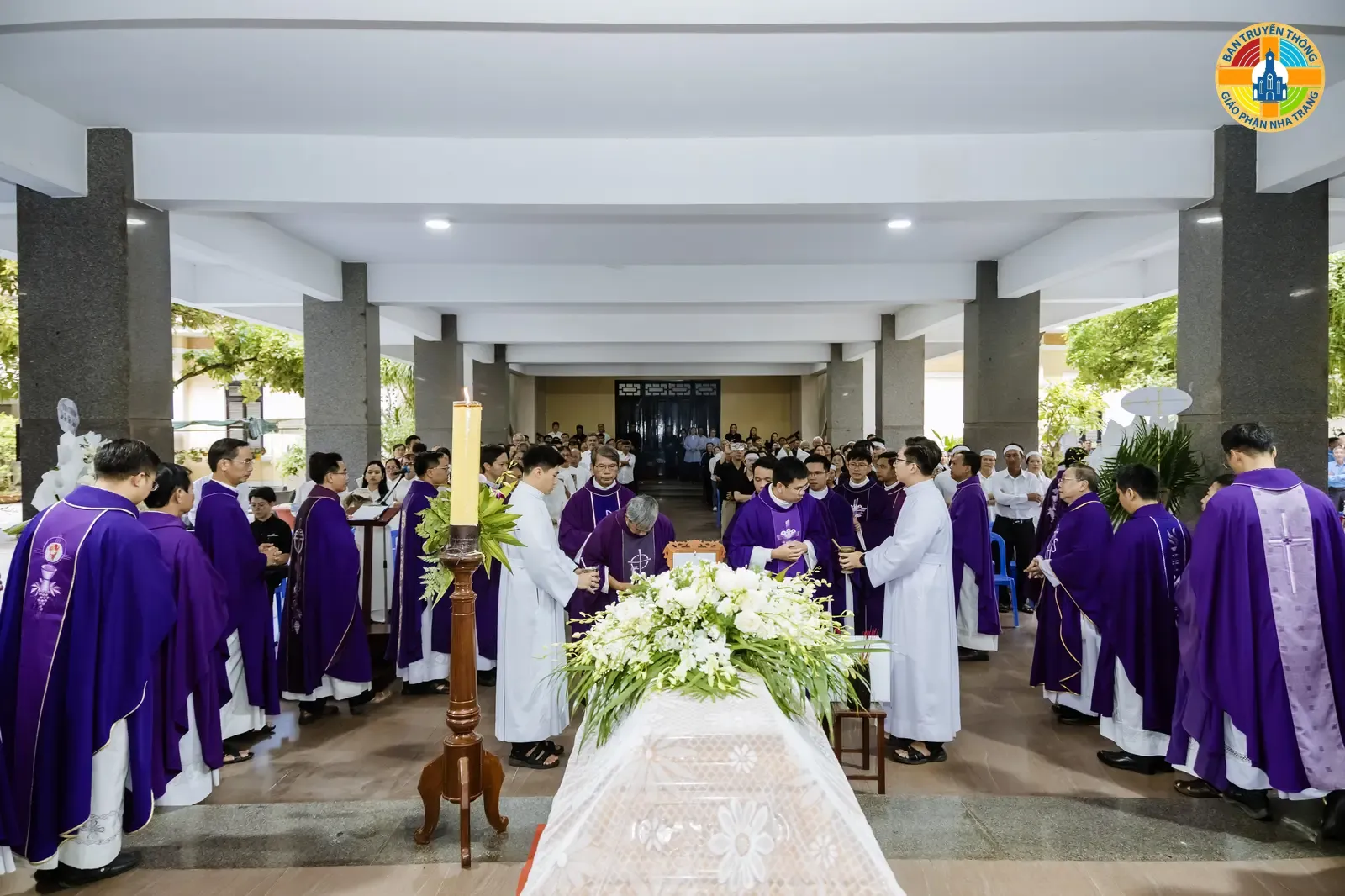 HÌNH ẢNH: Thánh lễ - Linh mục các Giáo hạt Cam Lâm và Cam Ranh cầu nguyện cho Linh hồn Linh Mục Phaolô Trương Đức Thắng - Ảnh 9