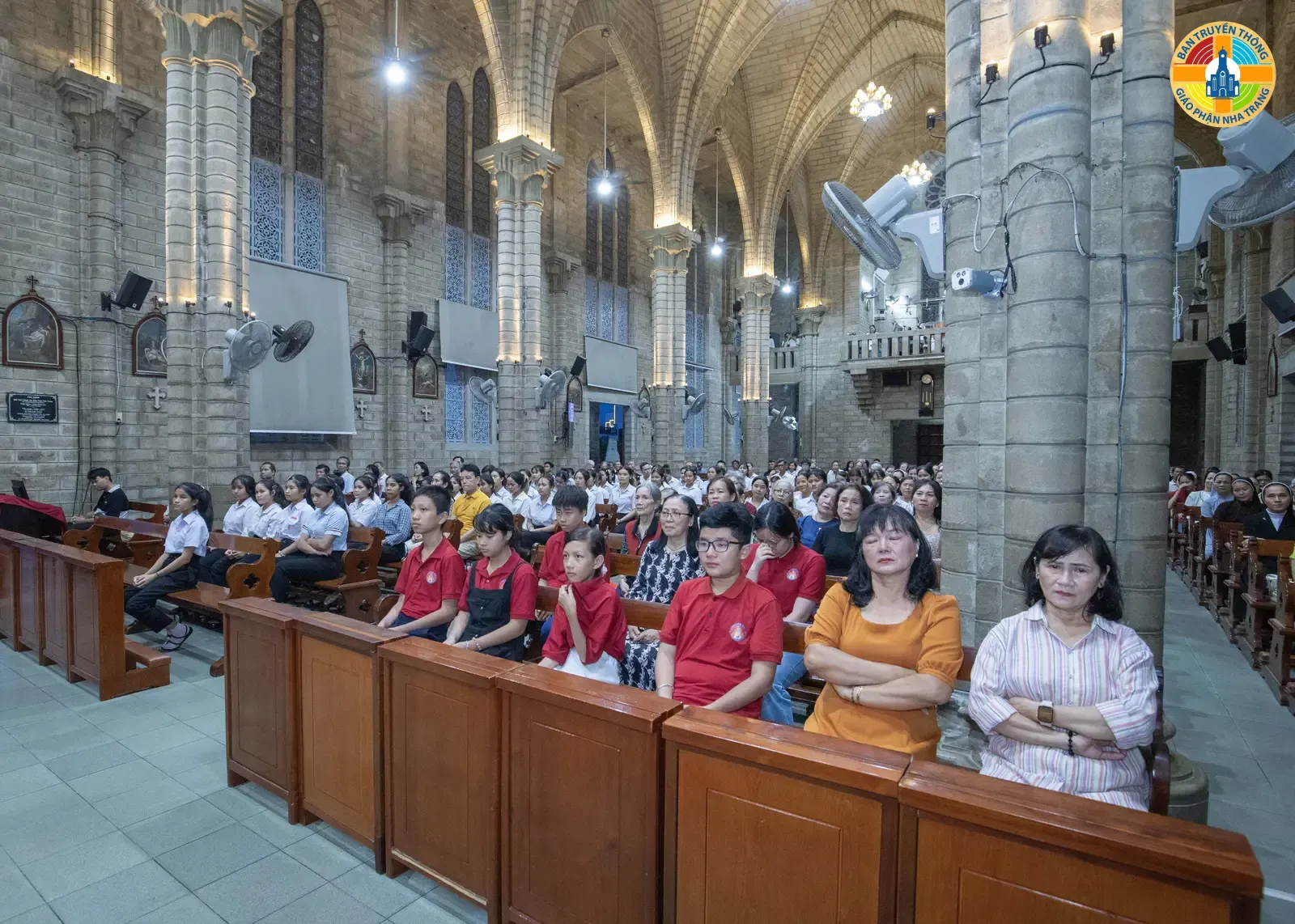 Hình ảnh và Lời cám ơn trong Thánh lễ Chia tay Cha Phó Giacôbê - Giáo xứ Chánh Tòa Nha Trang - Ảnh 2