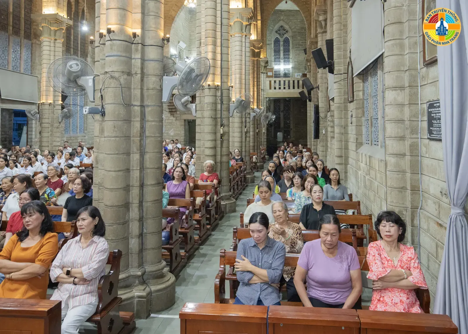 Hình ảnh và Lời cám ơn trong Thánh lễ Chia tay Cha Phó Giacôbê - Giáo xứ Chánh Tòa Nha Trang - Ảnh 3