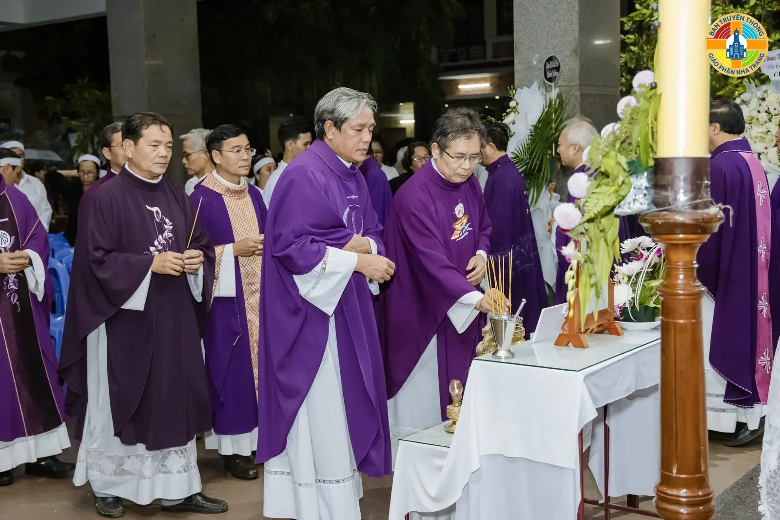 Các Linh Mục Khóa 3 Đại Chủng Viện Sao Biển Nha Trang dâng Thánh lễ cầu nguyện cho Linh hồn Linh mục Phaolô Trương Đức Thắng - Ảnh 1