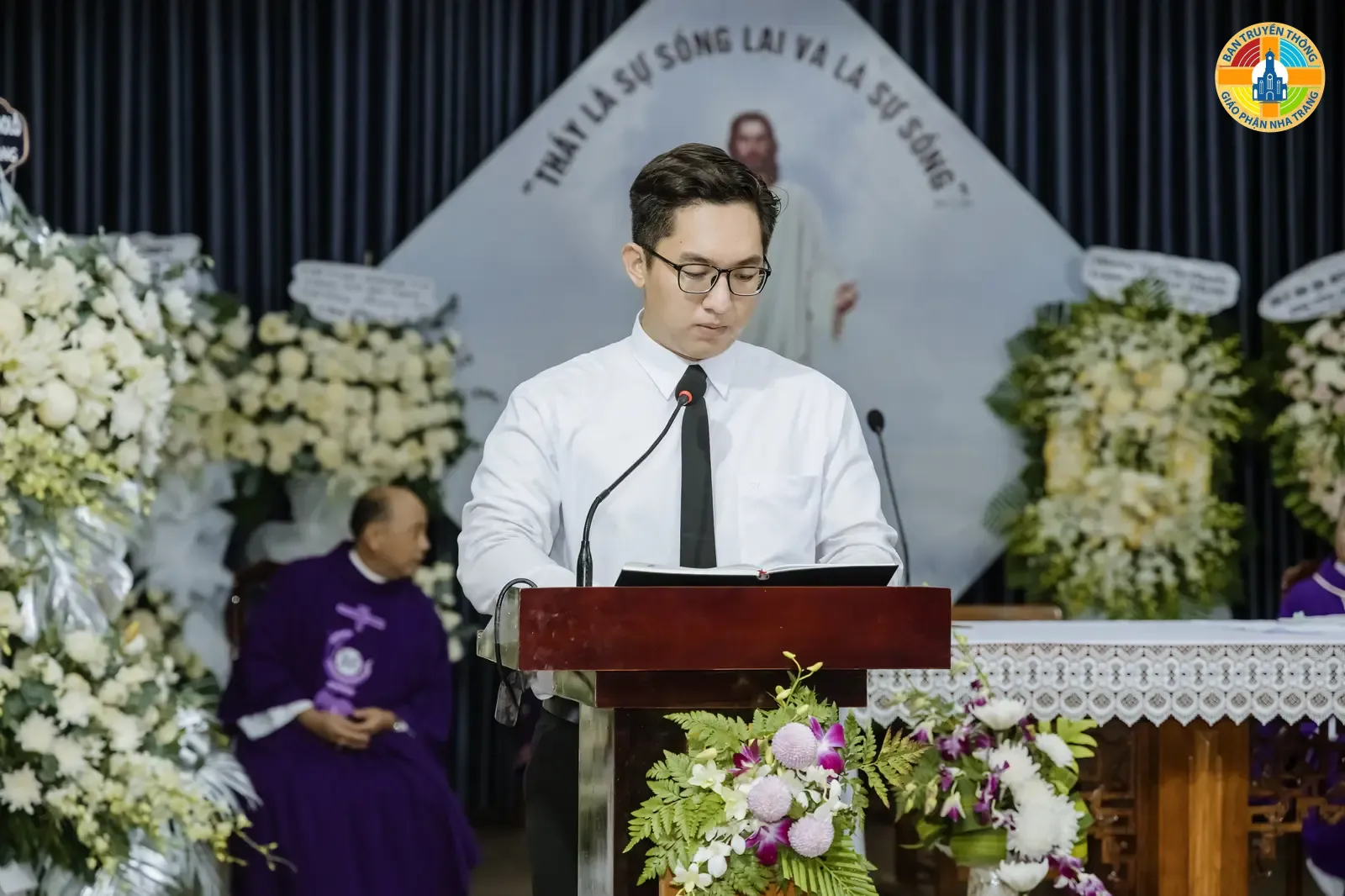 Các Linh Mục Khóa 3 Đại Chủng Viện Sao Biển Nha Trang dâng Thánh lễ cầu nguyện cho Linh hồn Linh mục Phaolô Trương Đức Thắng - Ảnh 12