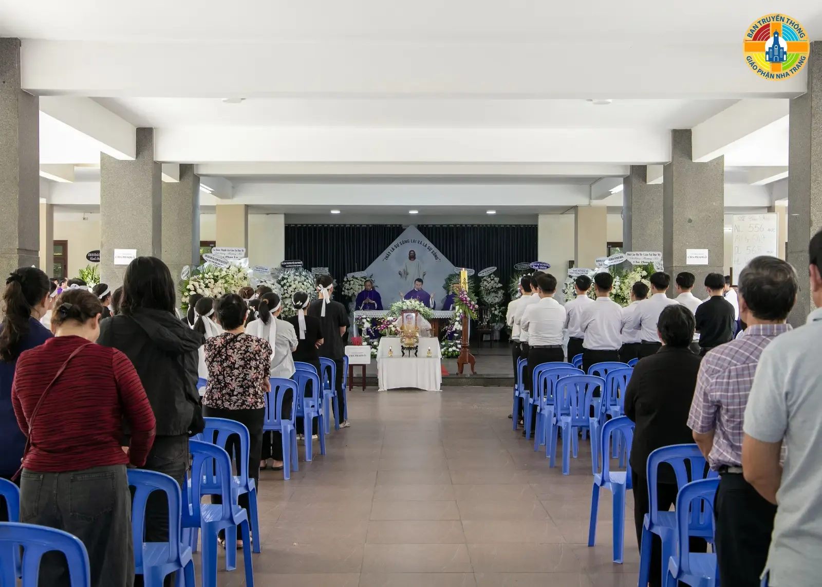 Hình Ảnh và Toàn văn bài giảng trong Thánh Lễ cầu nguyện cho Linh Hồn Linh Mục PHAOLÔ TRƯƠNG ĐỨC THẮNG - Linh mục các Giáo hạt thuộc miền Ninh Thuận - Ảnh 11