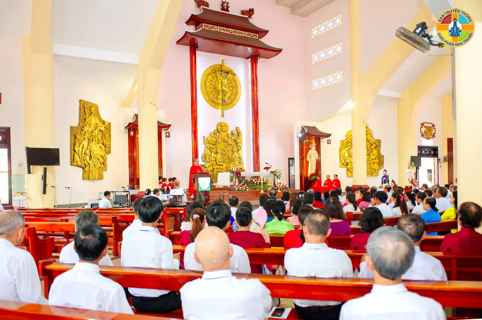 Hội Đồng Mục Vụ Giáo hạt Nha Trang họp mặt mừng lễ Quan thầy, bầu Ban Thường vụ nhiệm kỳ 2026–2030 - Ảnh 9