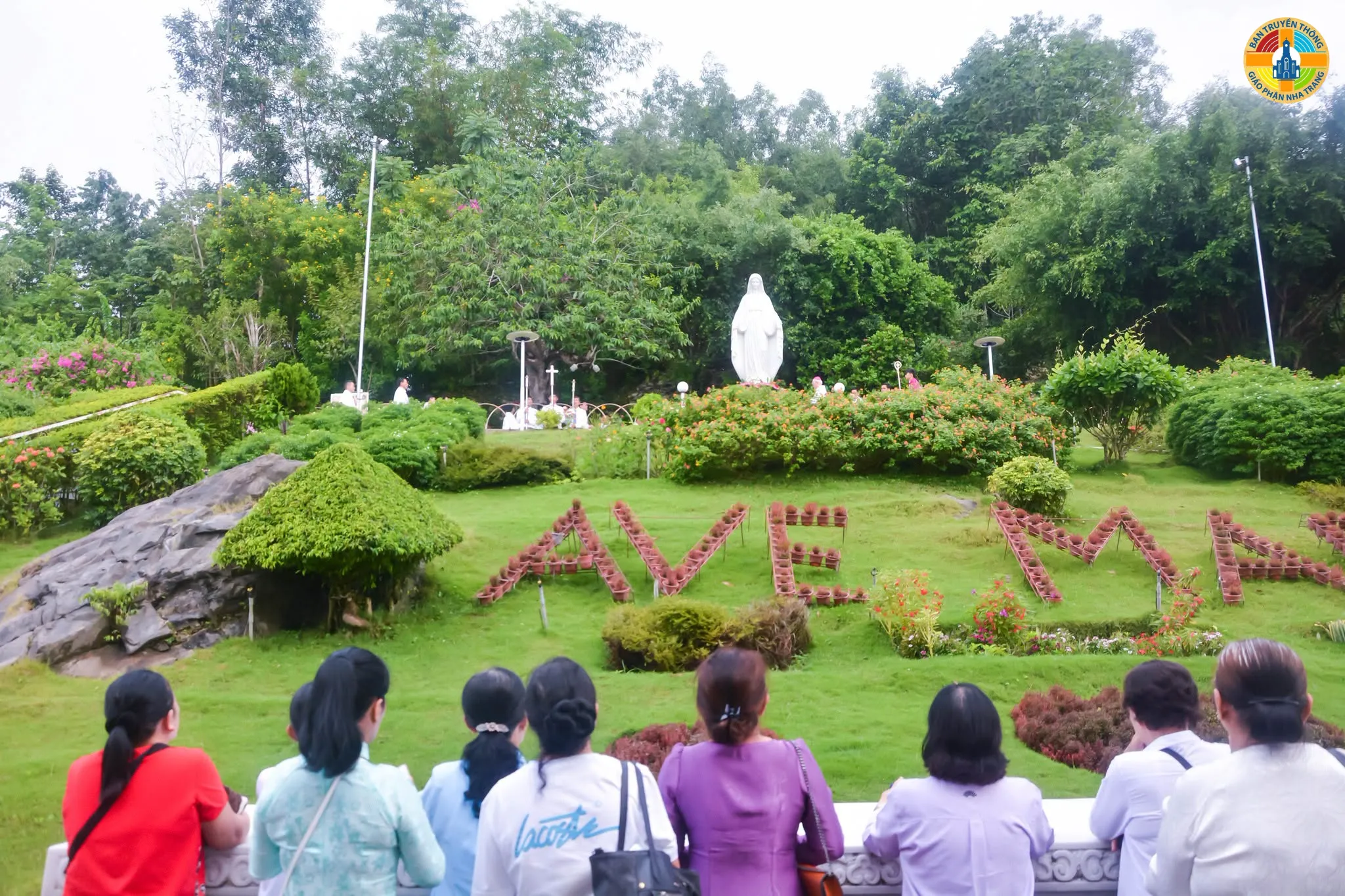 hong-an-mua-tanh-giao-hat-phan-rang-hanh-huong-kinh-duc-me-nhan-lanh-tai-khanh-vinh-gallery-10-1785671928.webp