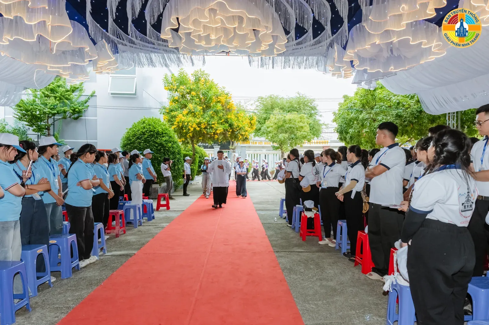 Video Nghi Thức Khai Mạc Đại Hội Giáo Phận Nha Trang: Sứ Mạng Ánh Sáng Ki-tô Hữu - Ảnh 1
